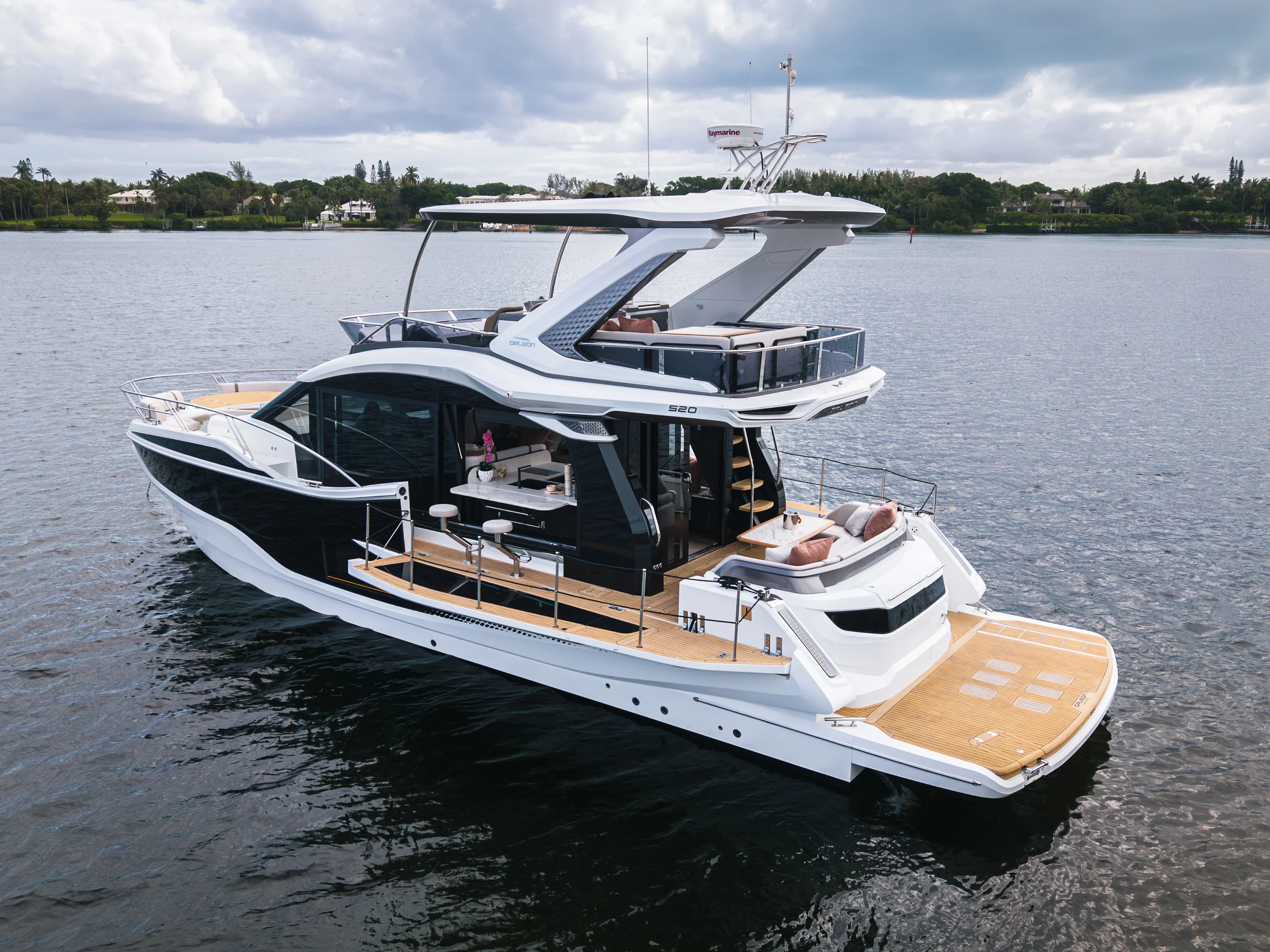 2026 Galeon 520 FLY Image Thumbnail #18