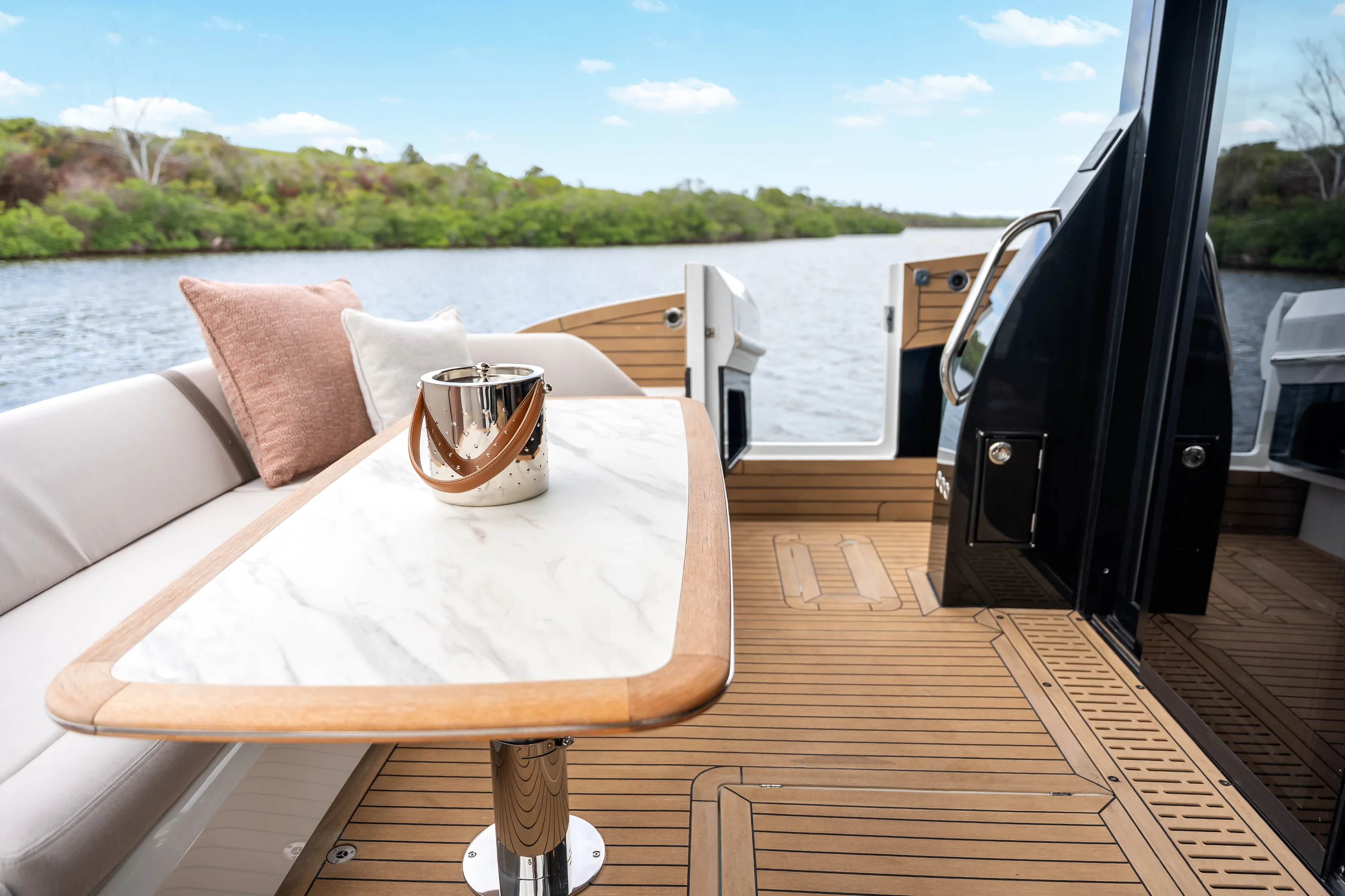 2026 Galeon 520 FLY Image Thumbnail #42