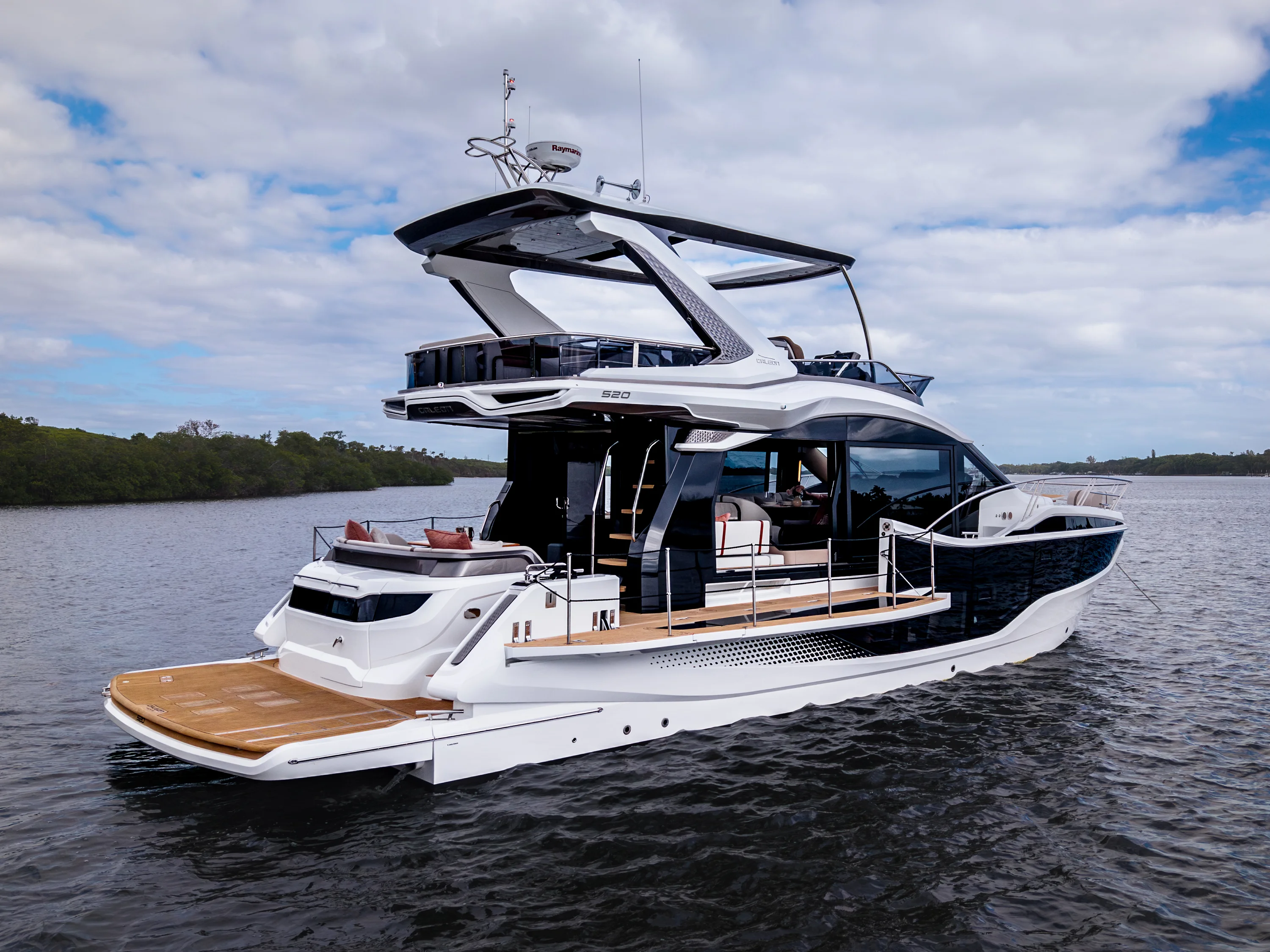 2026 Galeon 520 FLY Image Thumbnail #12