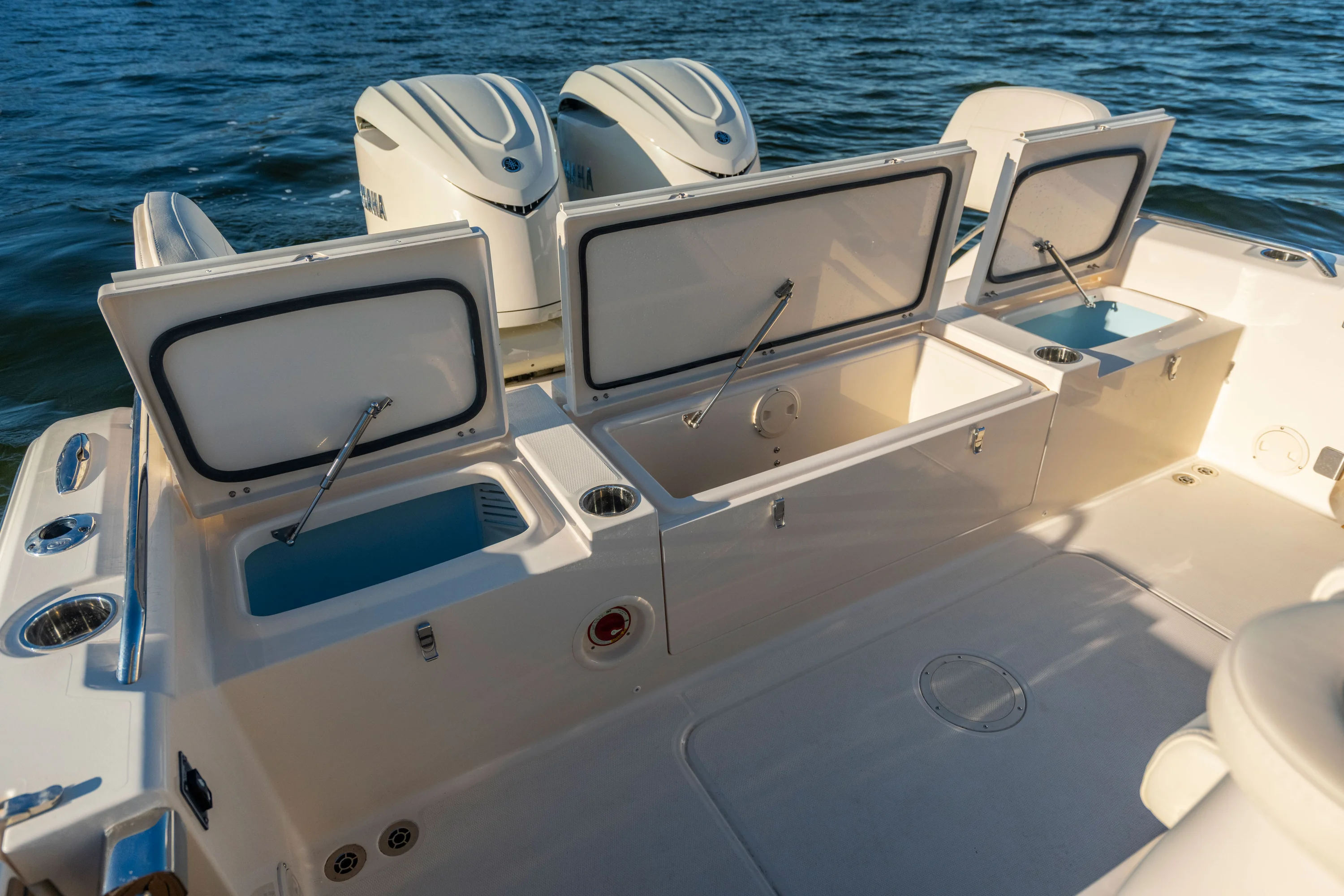 2026 Grady-White 321 Costal Explorer Image Thumbnail #8