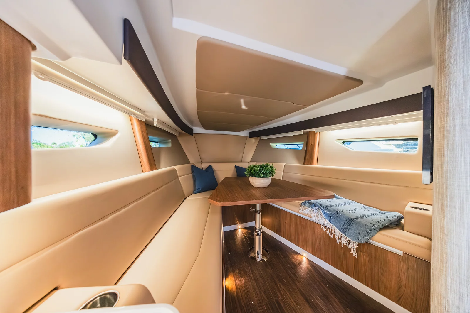 2026 Intrepid 35 Valor Image Thumbnail #28