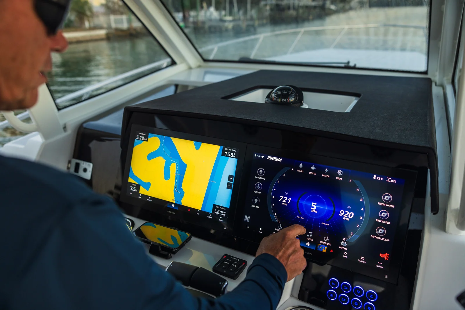 2026 Intrepid 35 Valor Image Thumbnail #13