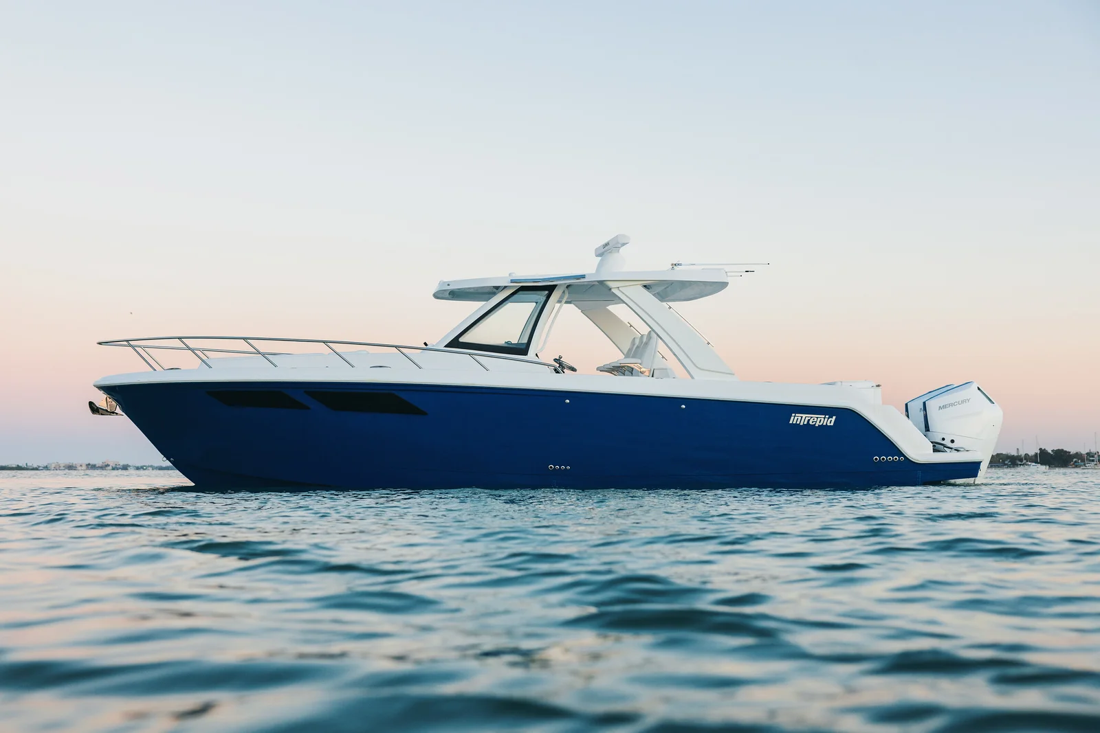 2026 Intrepid 35 Valor Image Thumbnail #3