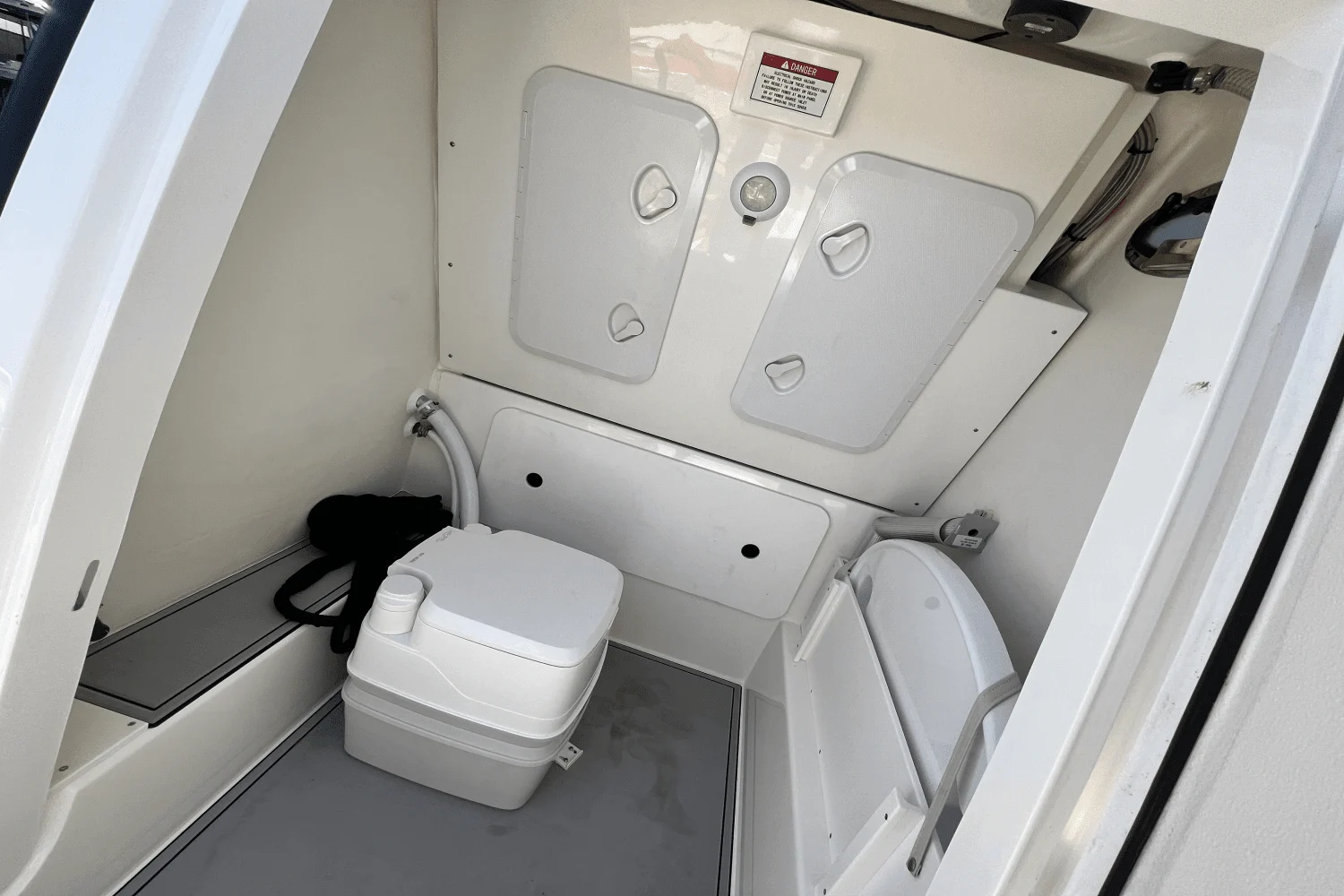 2022 Aquila
                                                             28 Molokai Power Catamaran Image Thumbnail #22