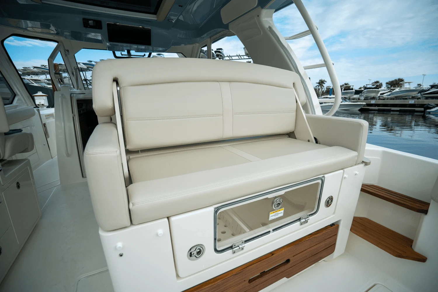 2023 Boston Whaler
                                                             380 Realm Image Thumbnail #10