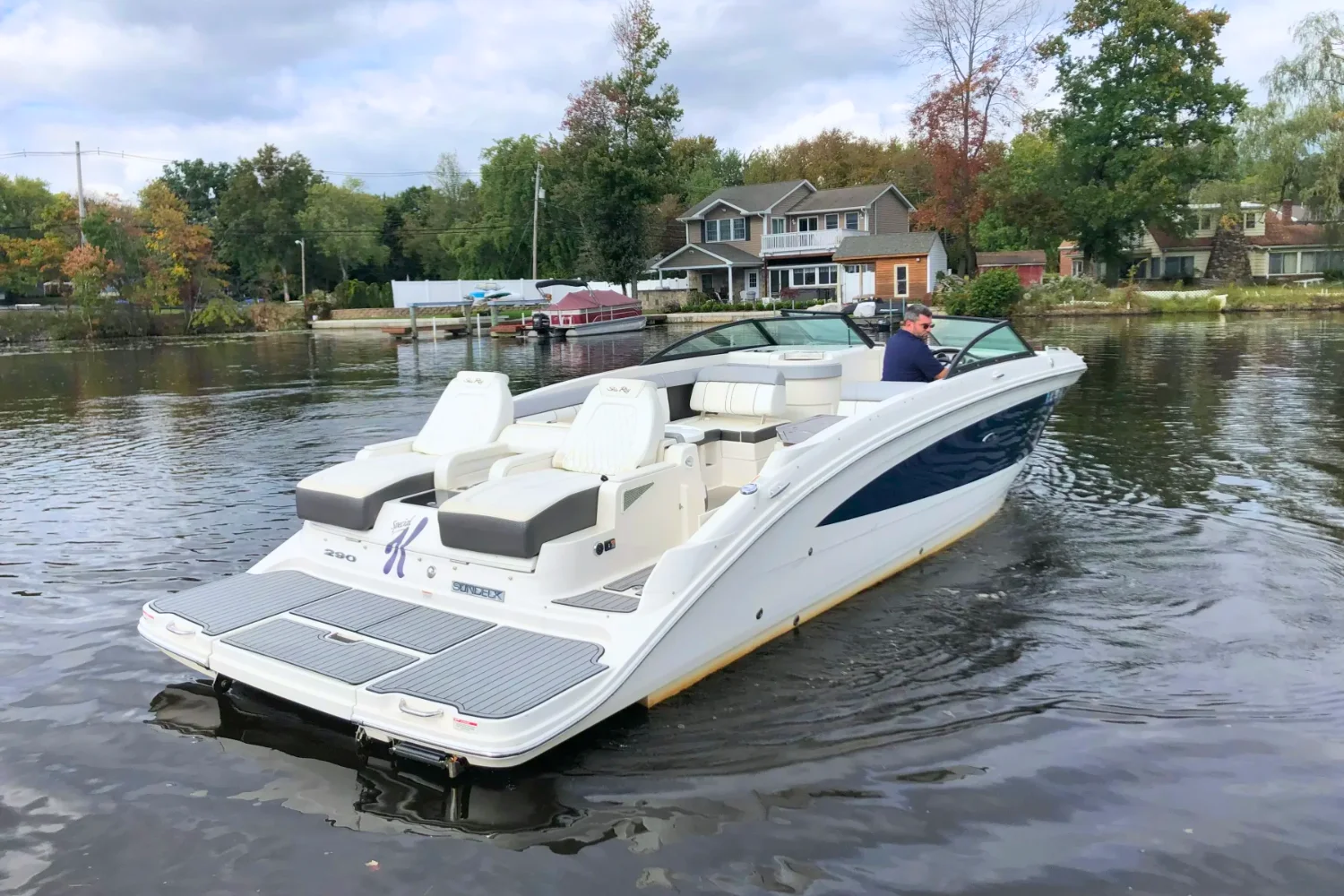 2016 Sea Ray 290 SUNDECK Image Thumbnail #2