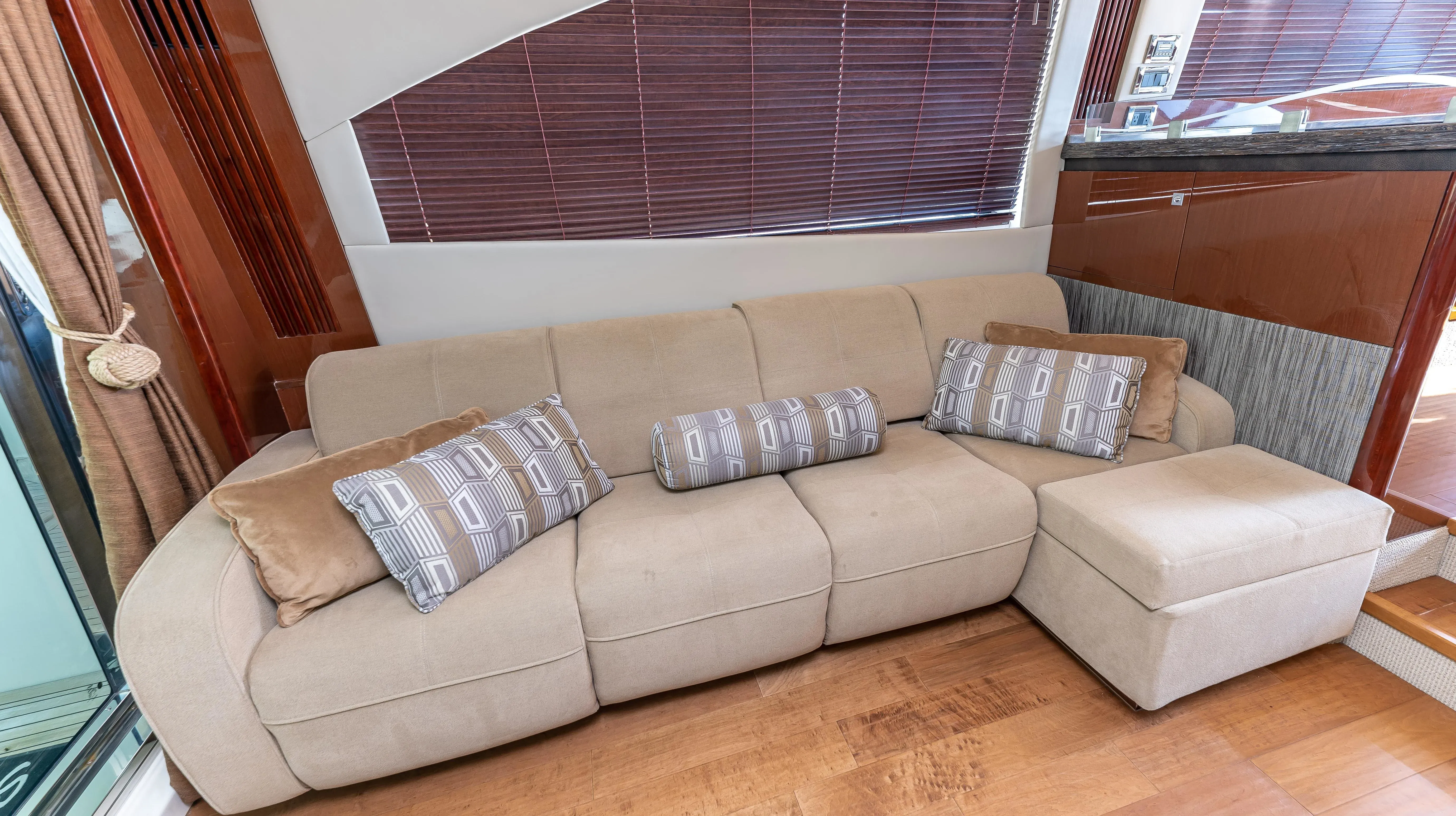 2016 Sea Ray 510 FLY Image Thumbnail #16