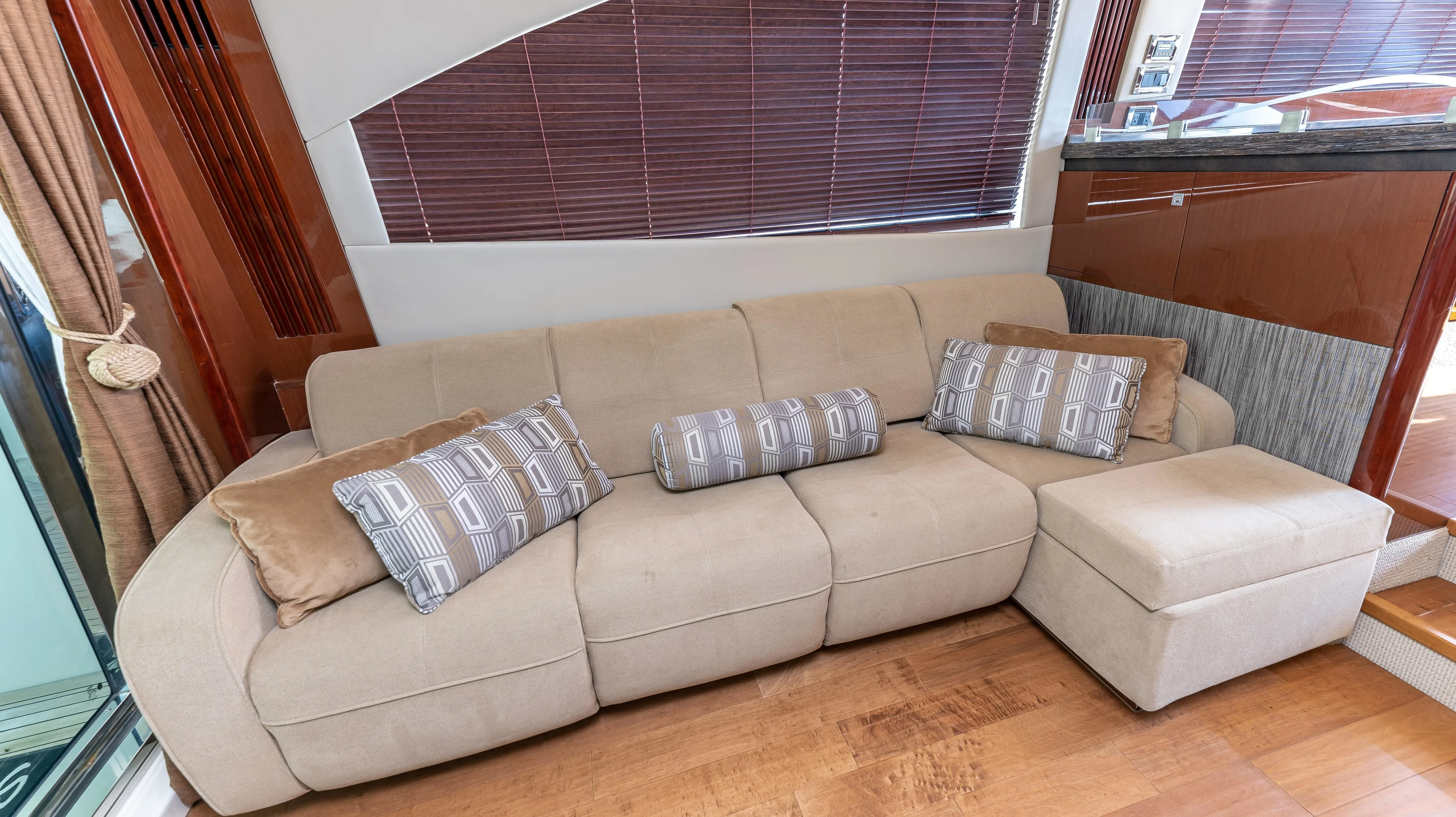 2016 Sea Ray 510 FLY Image Thumbnail #16