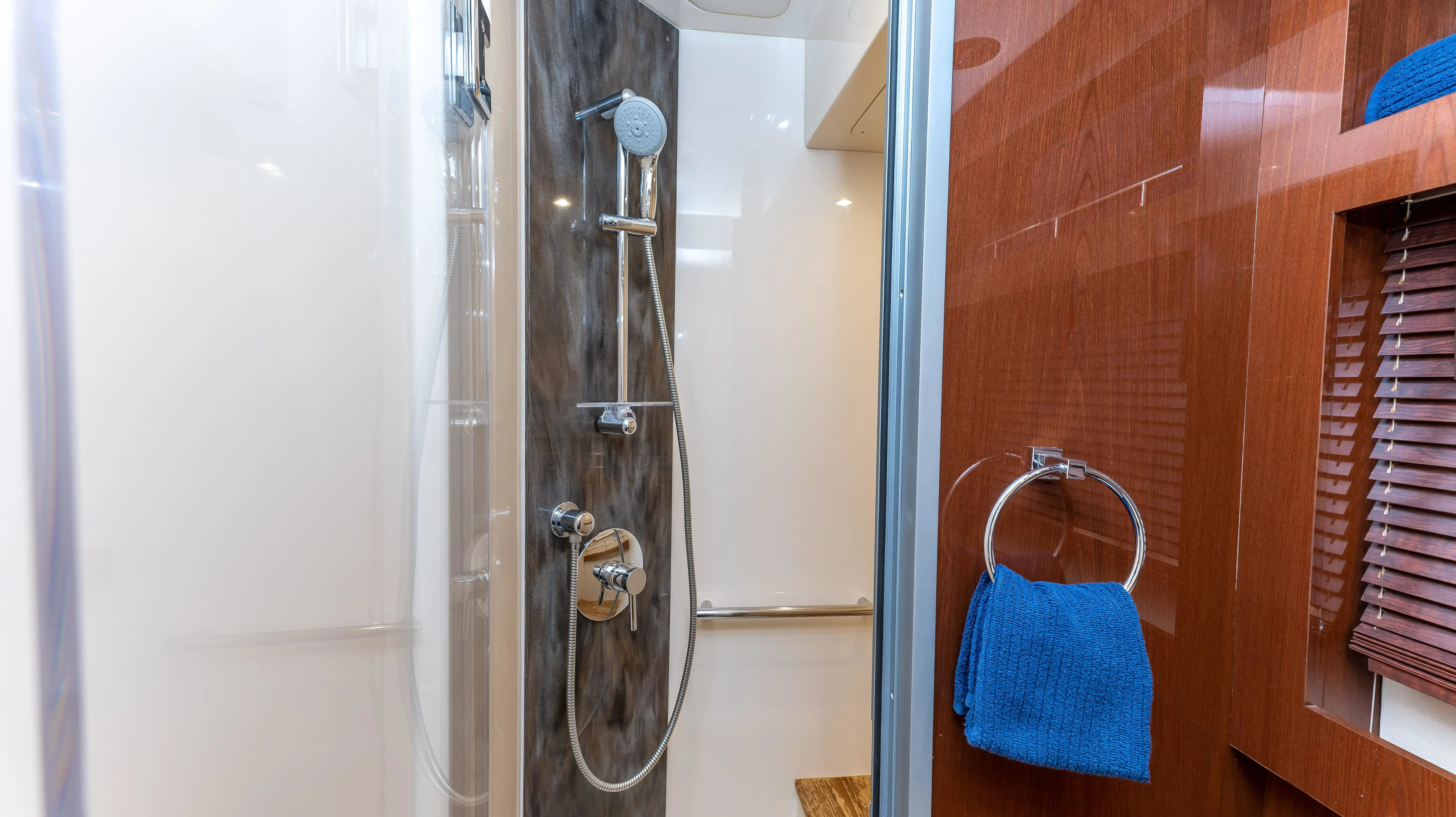 2016 Sea Ray 510 FLY Image Thumbnail #34