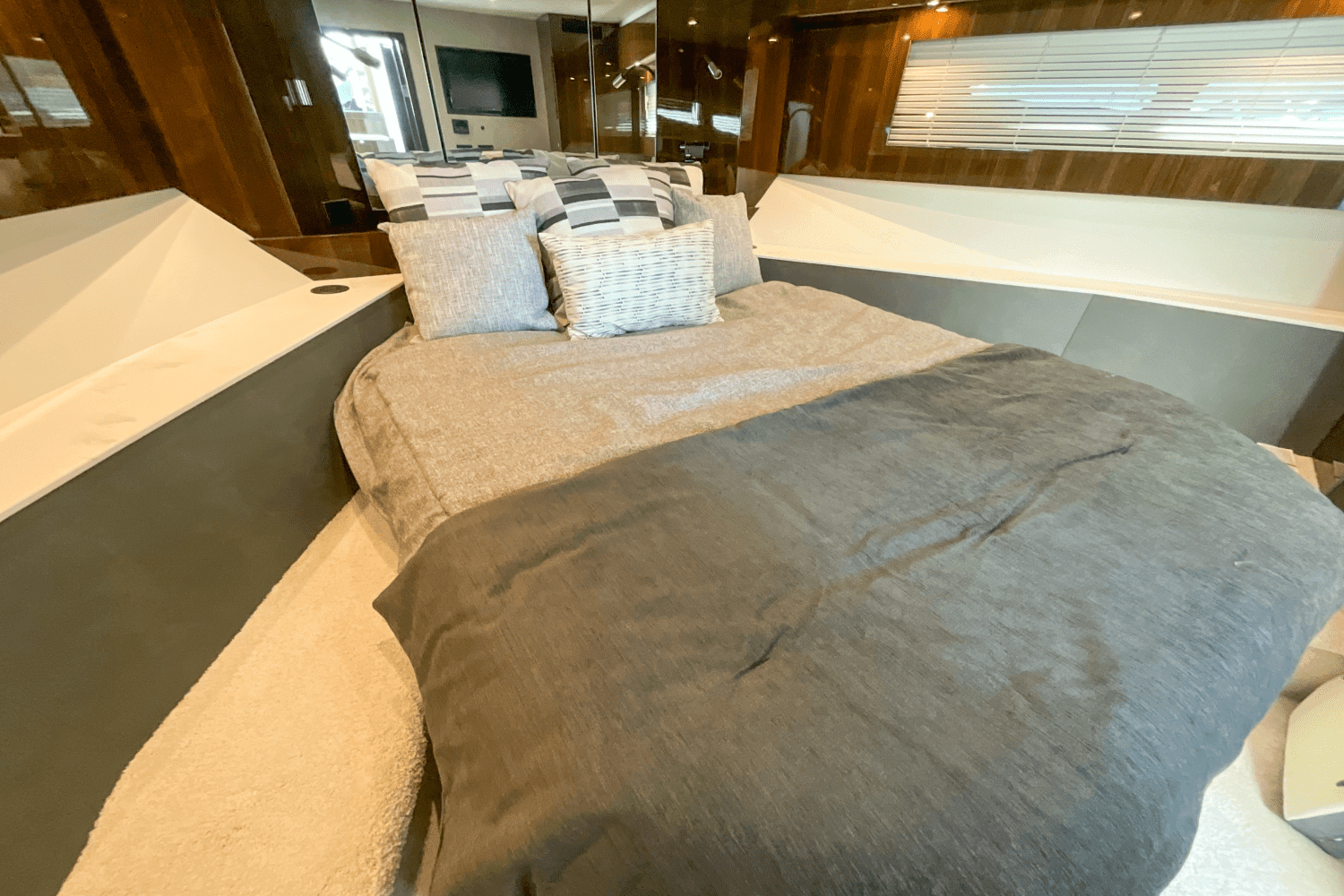 2023 Cruisers Yachts
                                                             50 Cantius Image Thumbnail #22