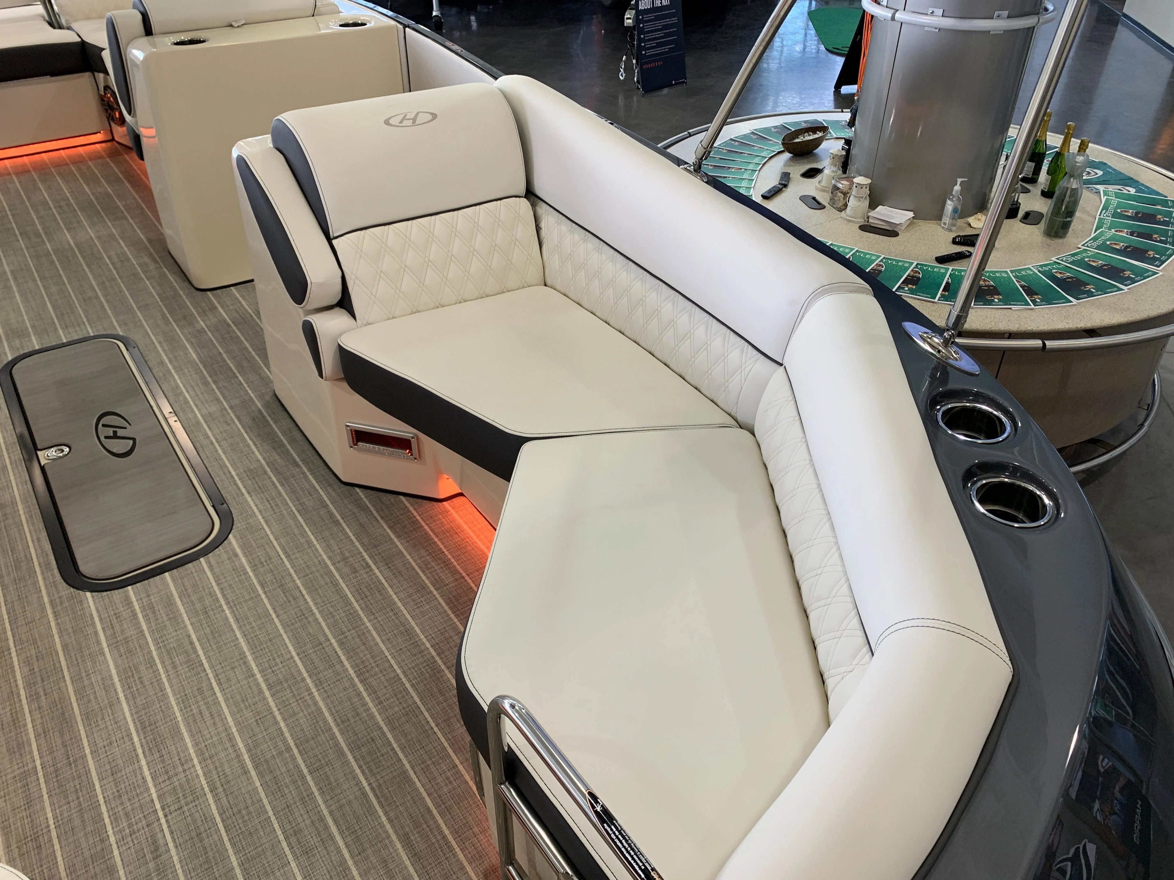 2023 Harris
                                                             Crowne SL 250 Image Thumbnail #11