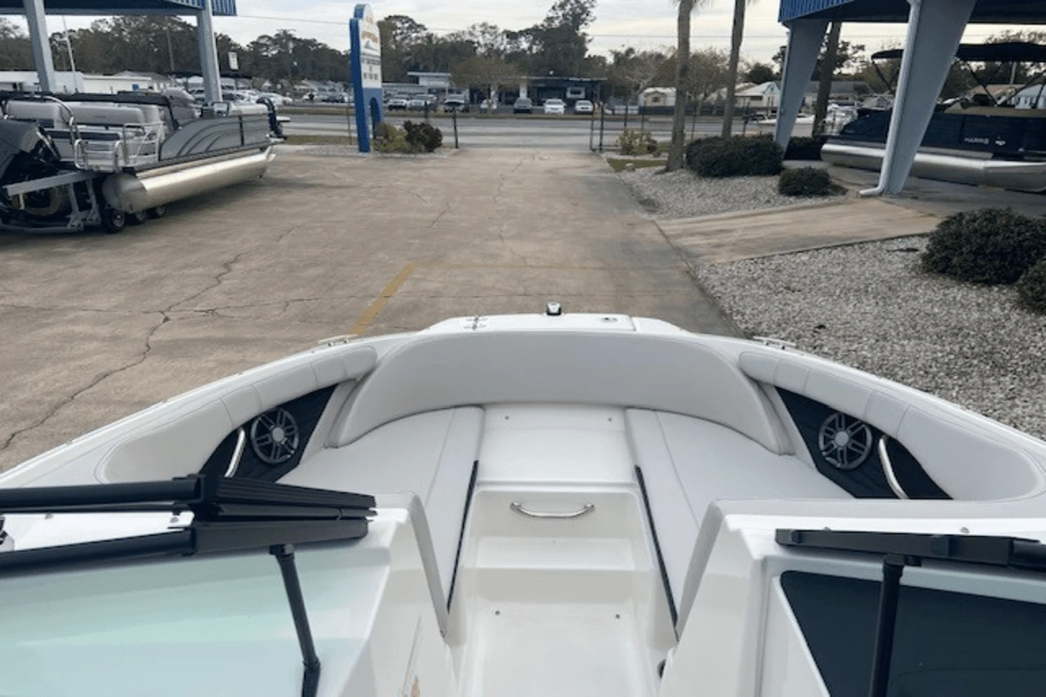 2023 Sea Ray
                                                             SPX 190 OB Image Thumbnail #4
