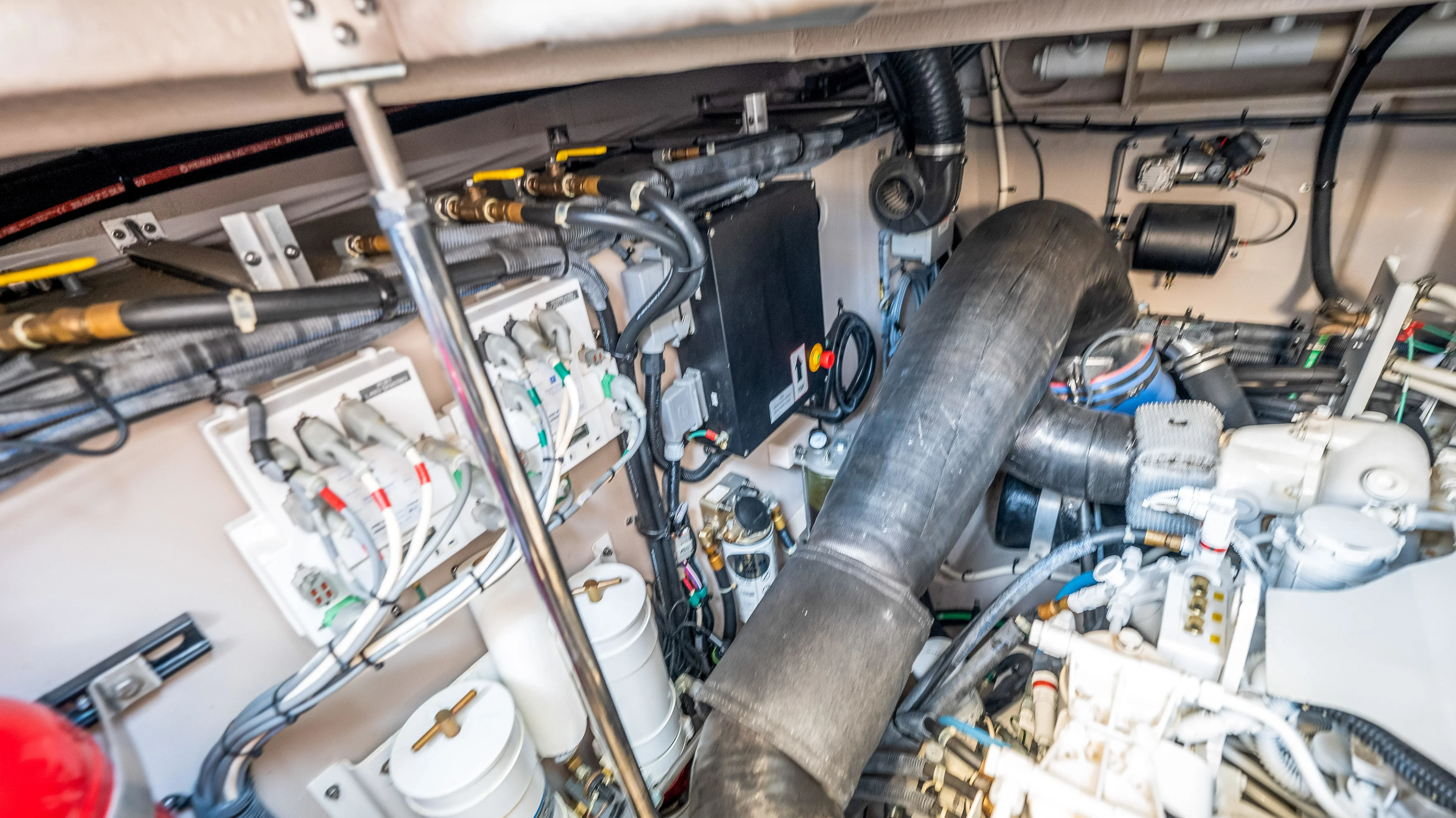 2013 Sea Ray
                                                             610 SUNDANCER Image Thumbnail #14