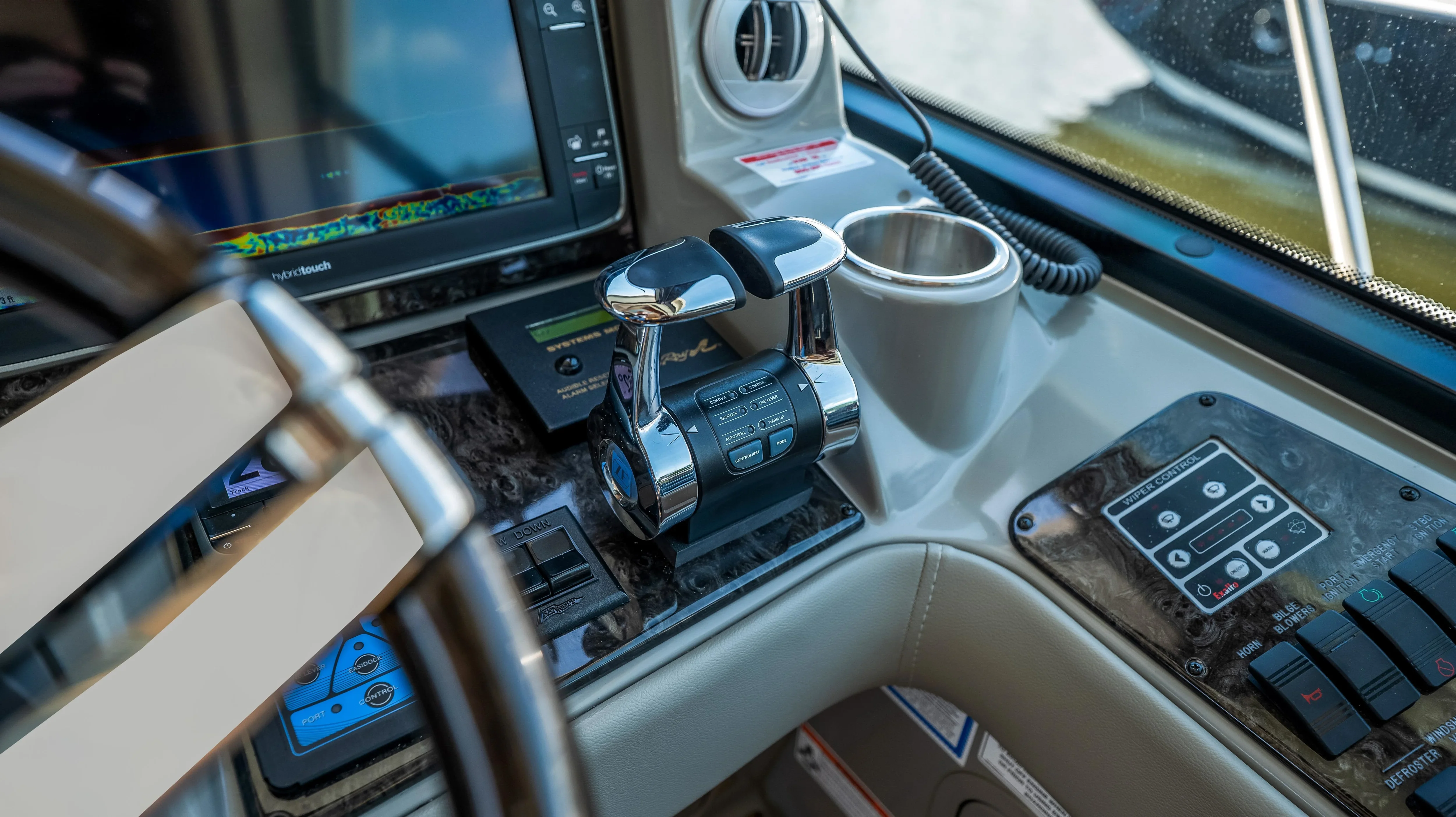 2013 Sea Ray
                                                             610 SUNDANCER Image Thumbnail #71