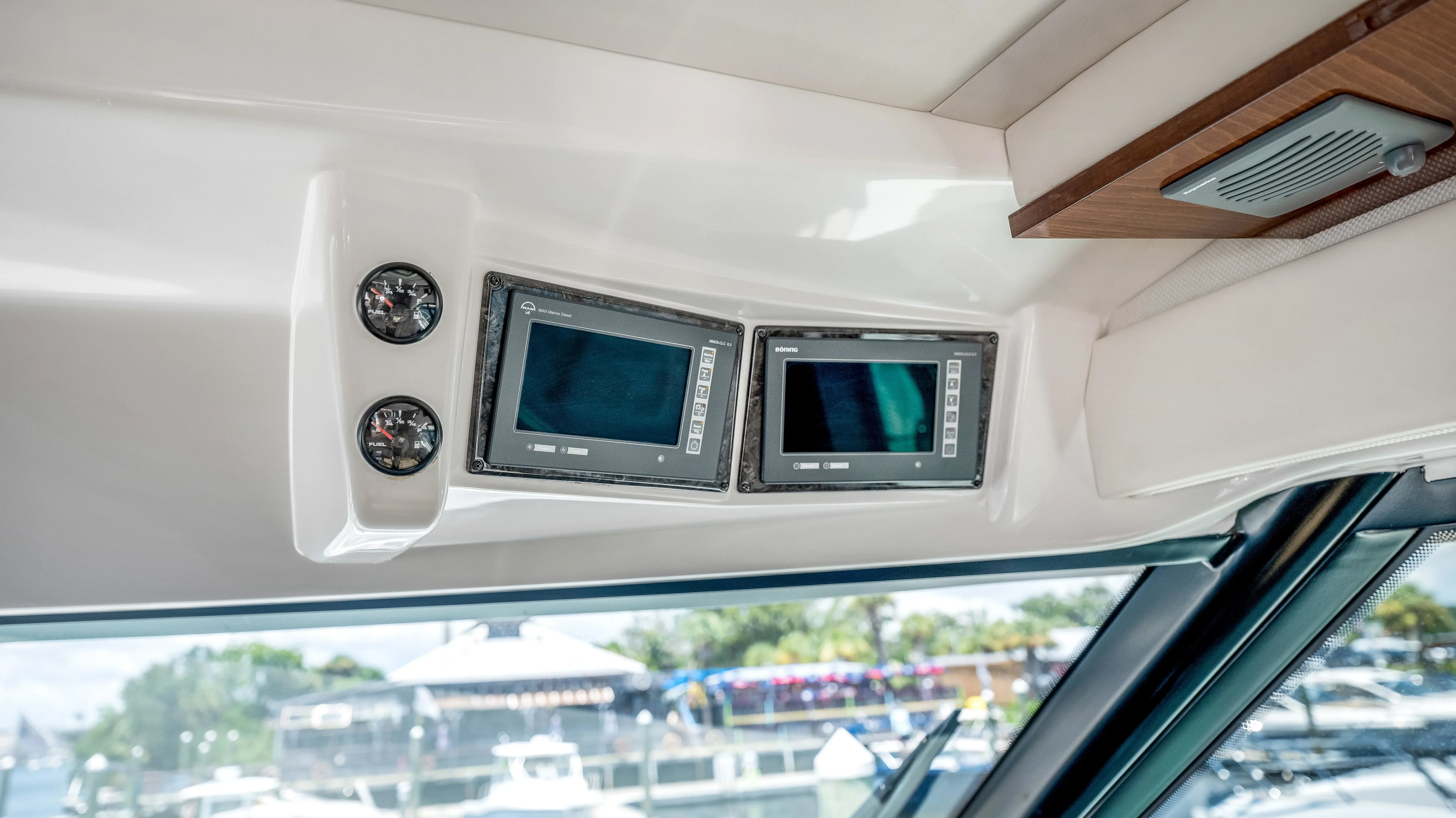 2013 Sea Ray
                                                             610 SUNDANCER Image Thumbnail #74