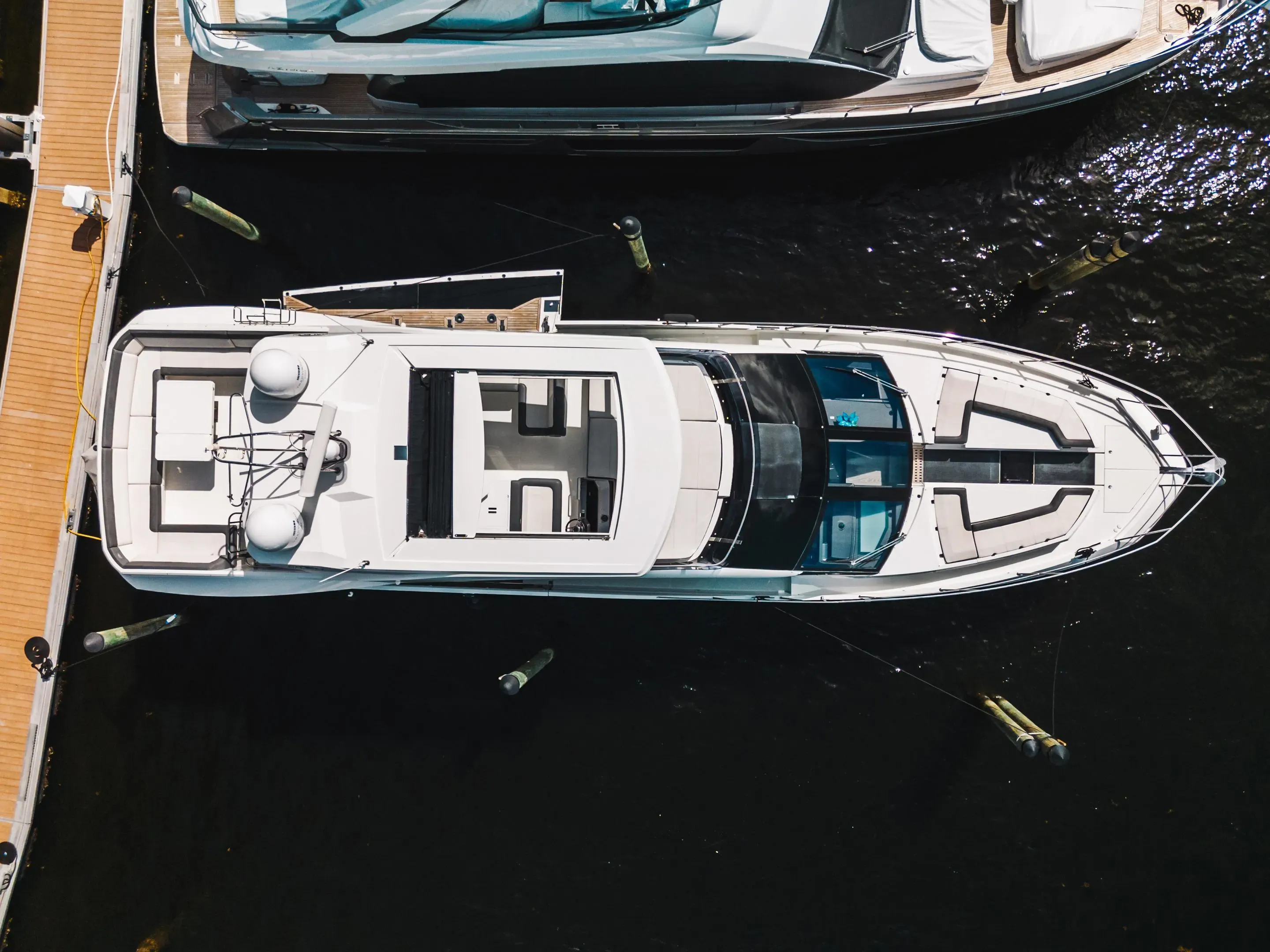 2019 Galeon
                                                             640 FLY Image Thumbnail #3