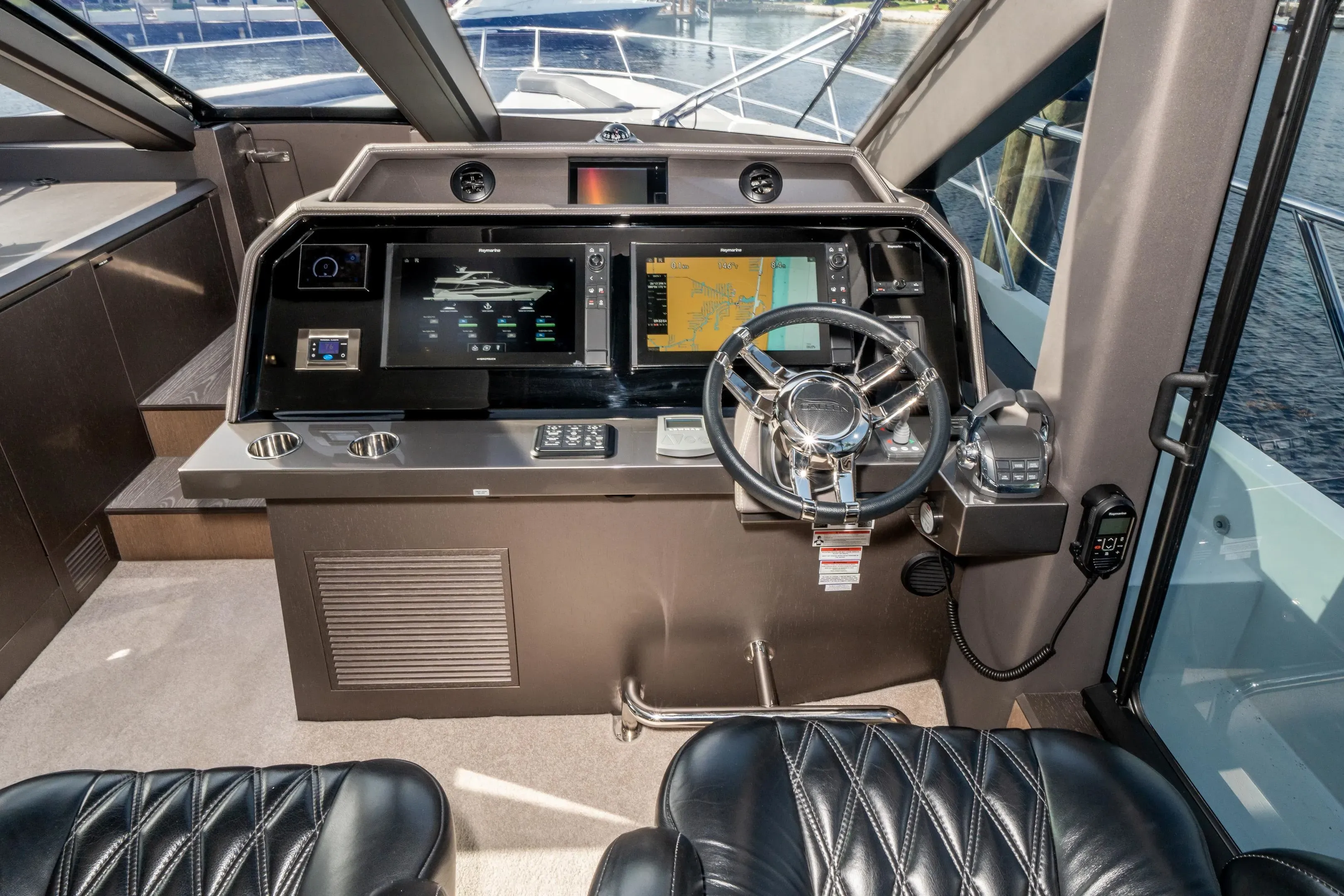 2019 Galeon
                                                             640 FLY Image Thumbnail #21