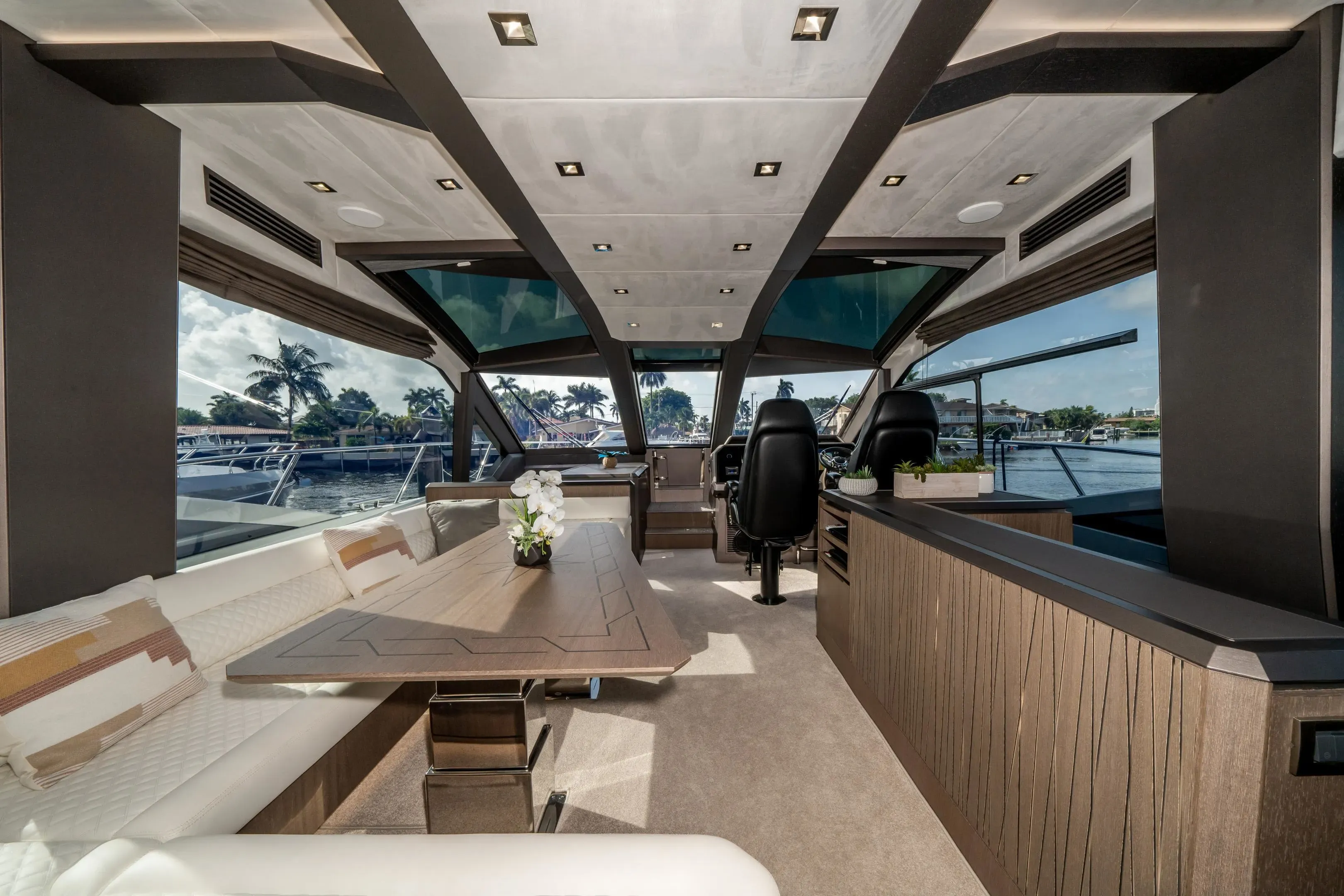 2019 Galeon
                                                             640 FLY Image Thumbnail #24