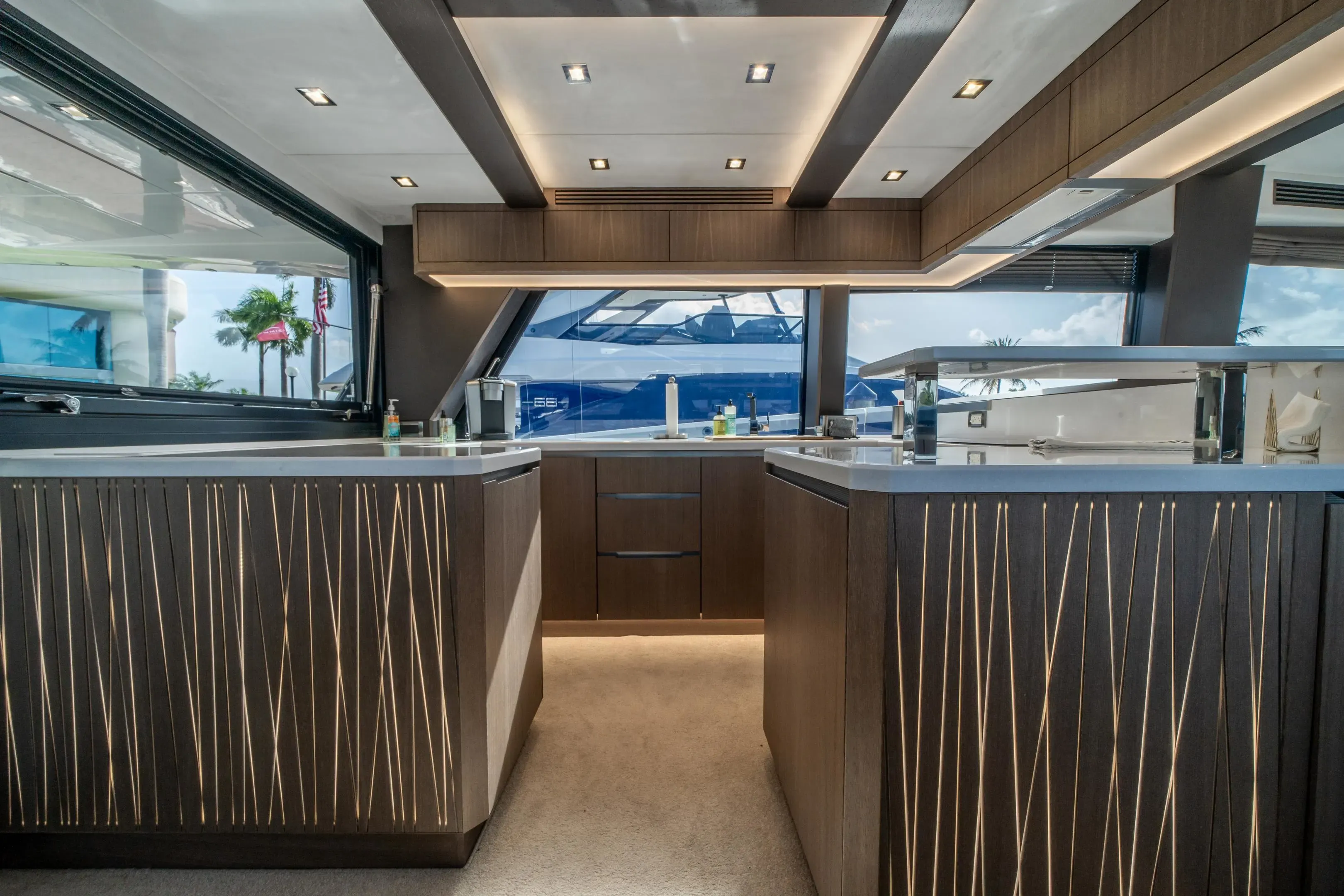 2019 Galeon
                                                             640 FLY Image Thumbnail #26