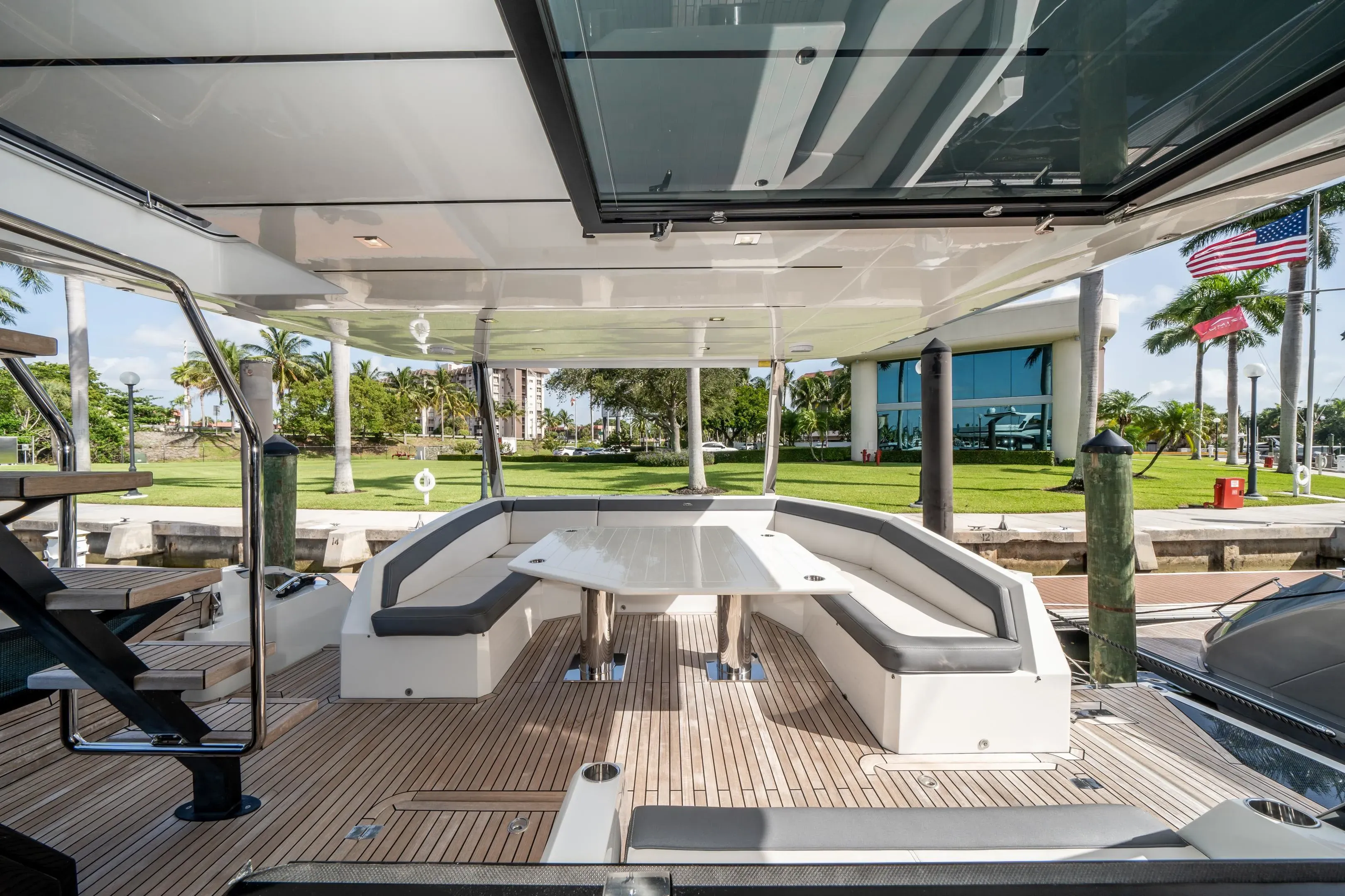 2019 Galeon
                                                             640 FLY Image Thumbnail #34