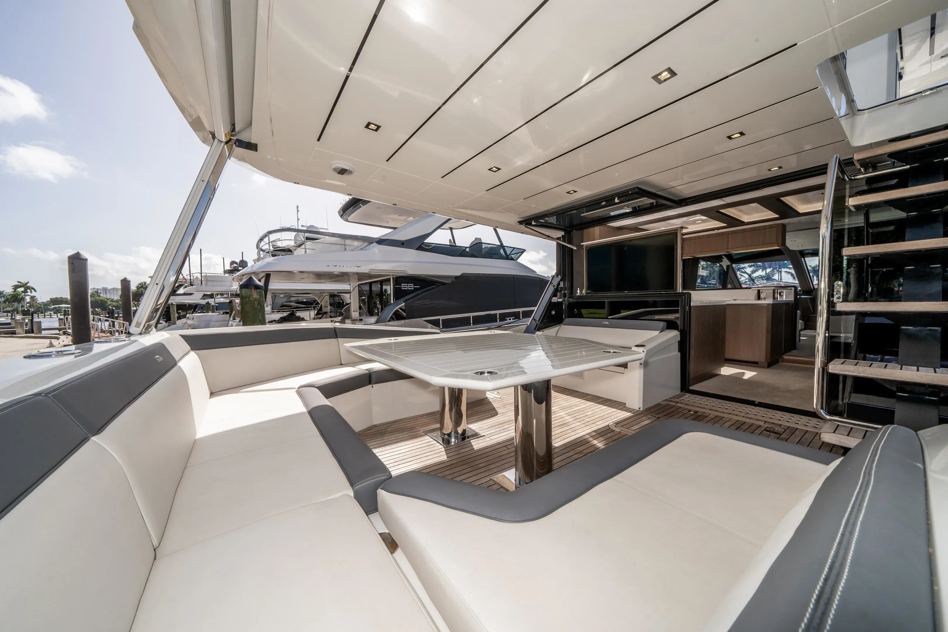 2019 Galeon
                                                             640 FLY Image Thumbnail #36