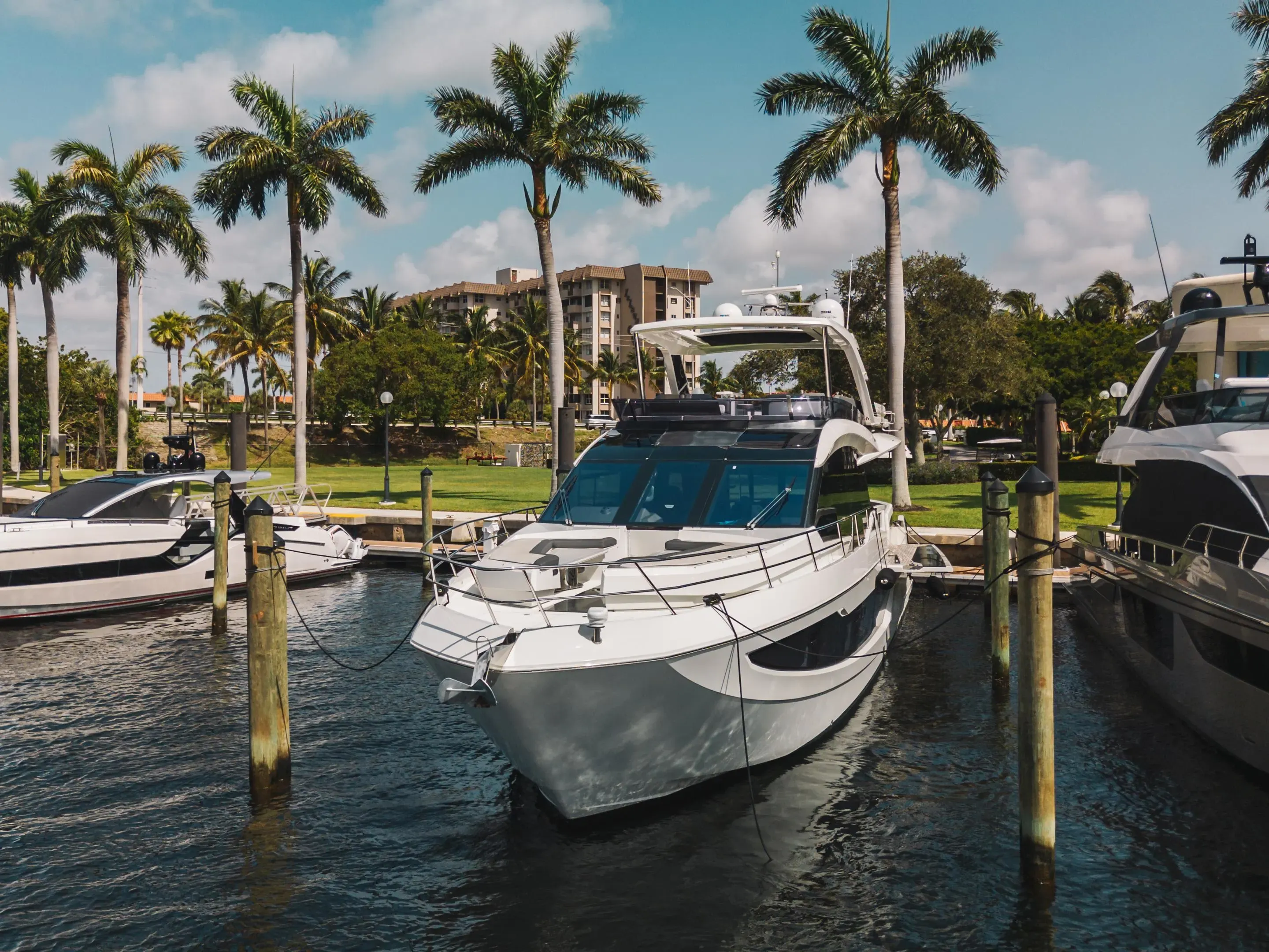 2019 Galeon
                                                             640 FLY Image Thumbnail #1