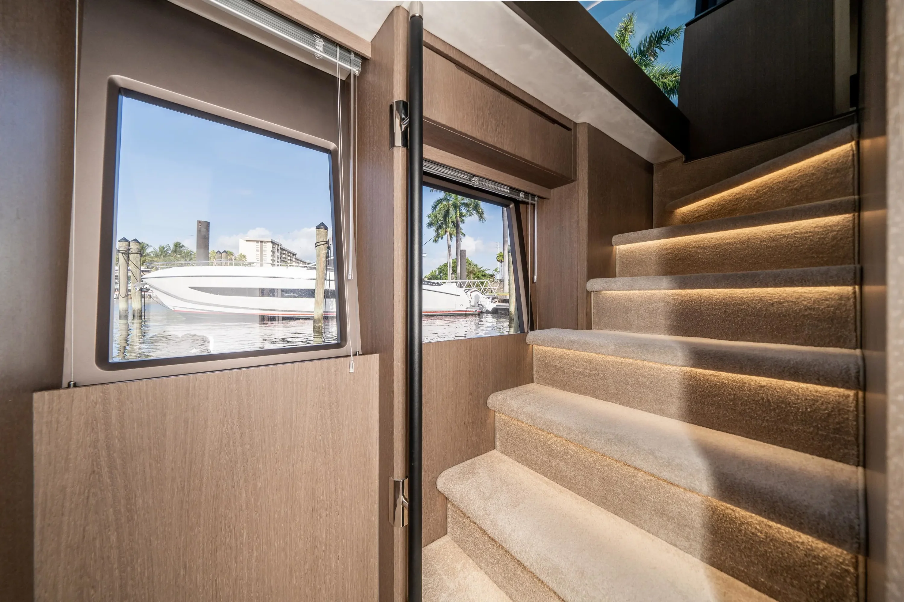 2019 Galeon 640 FLY Image Thumbnail #12