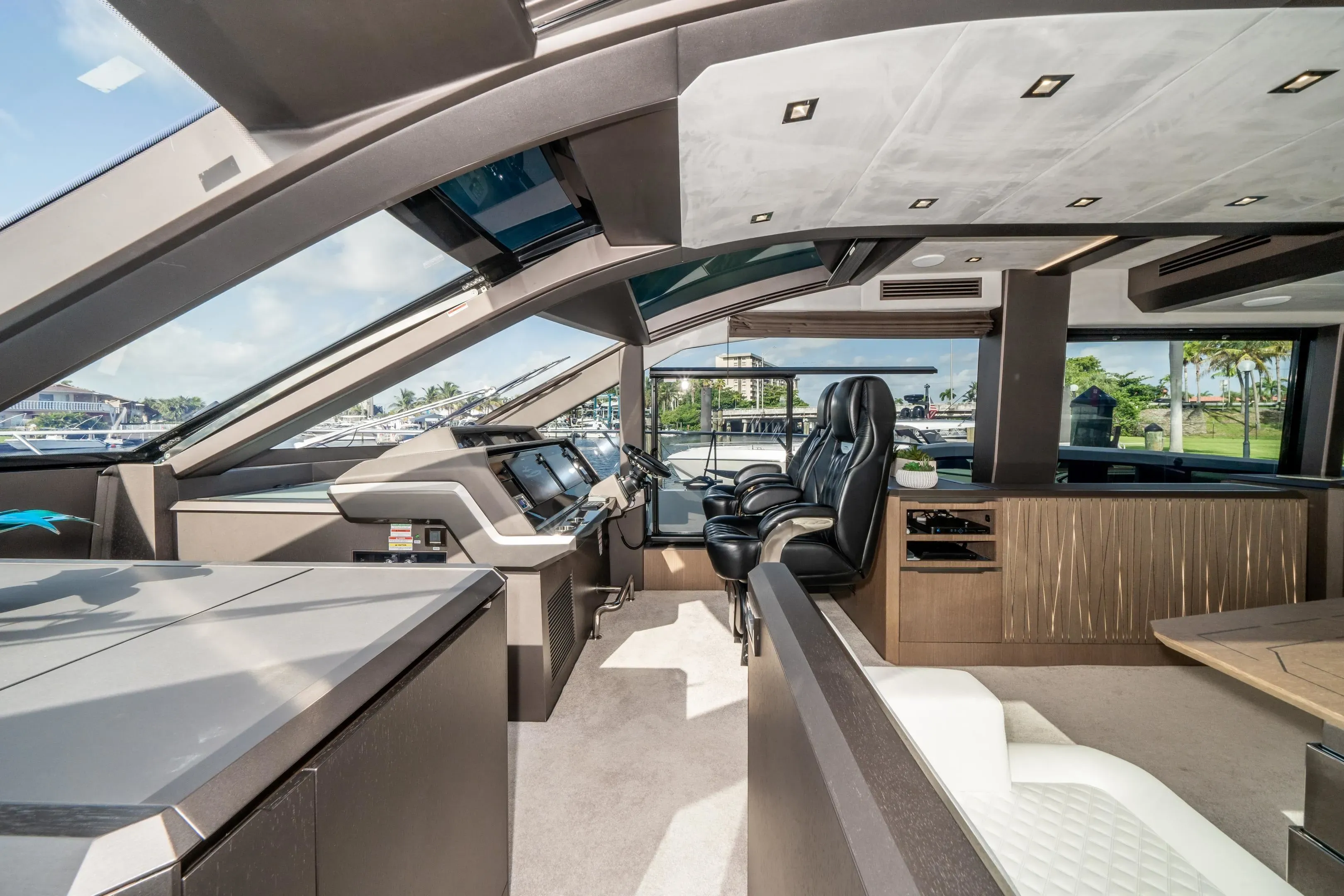 2019 Galeon
                                                             640 FLY Image Thumbnail #18