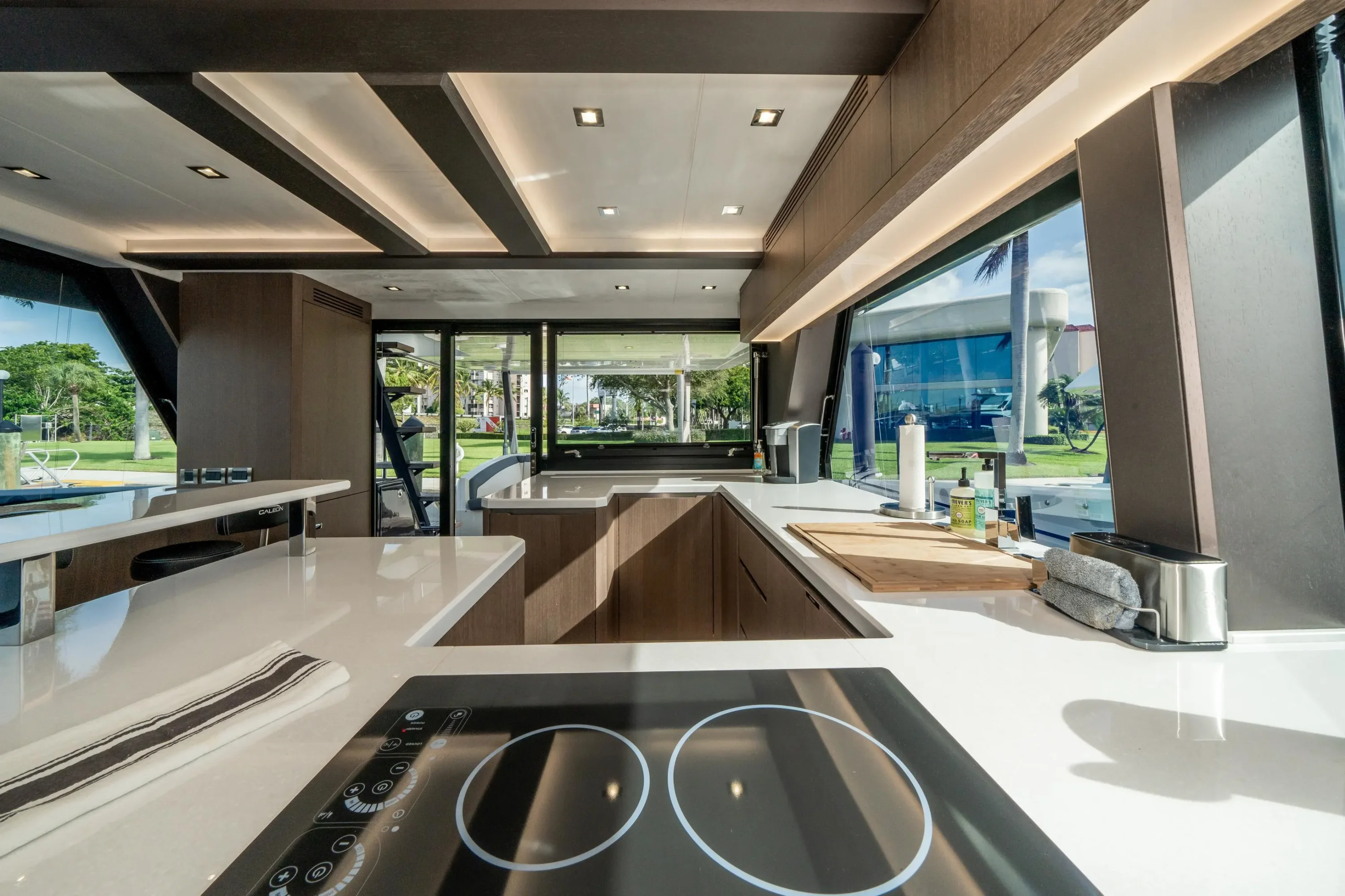 2019 Galeon 640 FLY Image Thumbnail #25