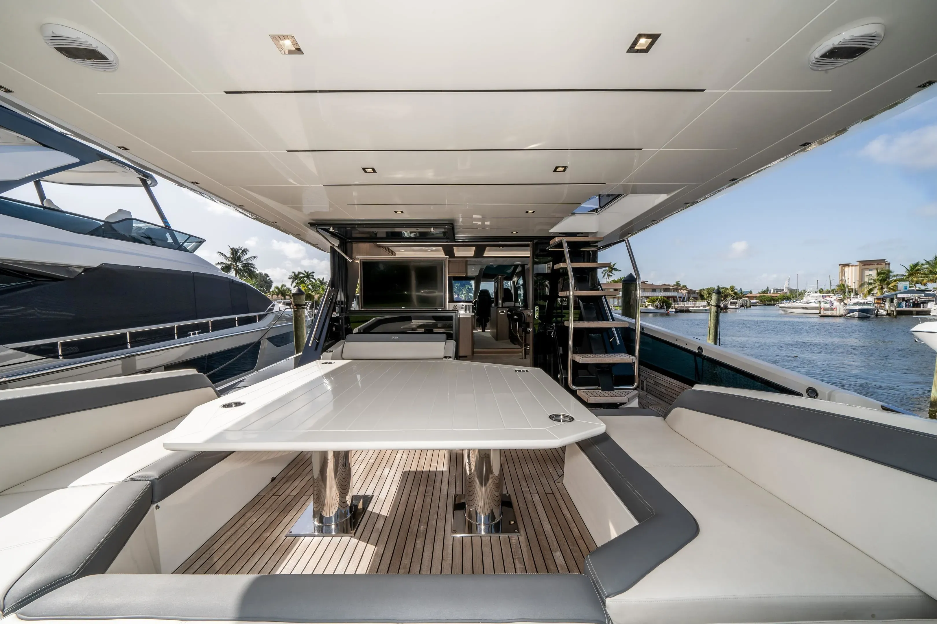 2019 Galeon
                                                             640 FLY Image Thumbnail #37