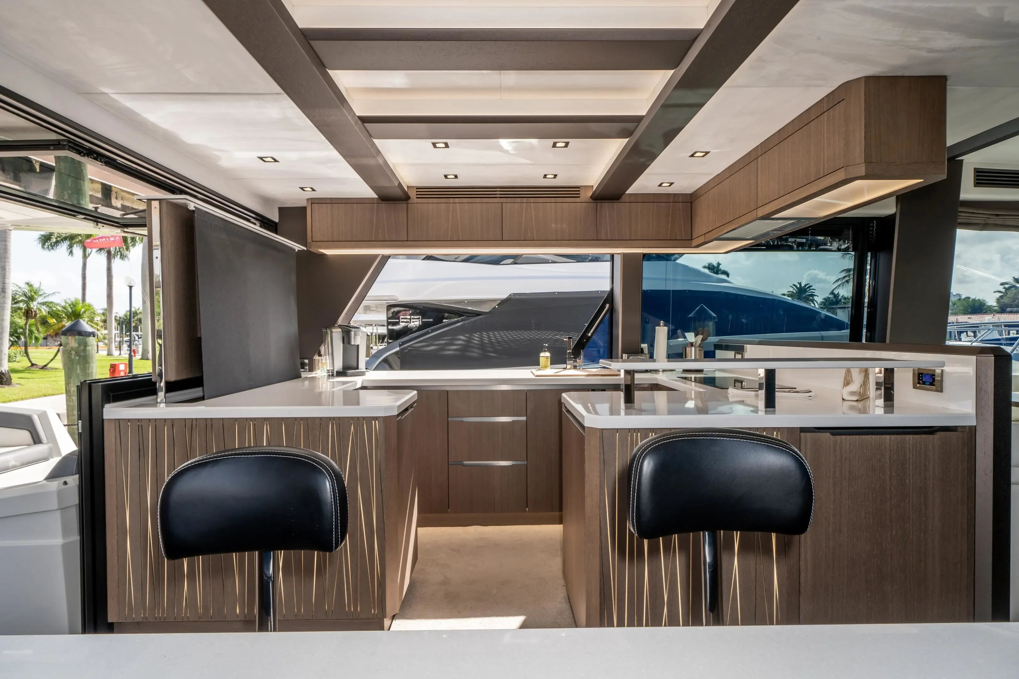 2019 Galeon
                                                             640 FLY Image Thumbnail #40