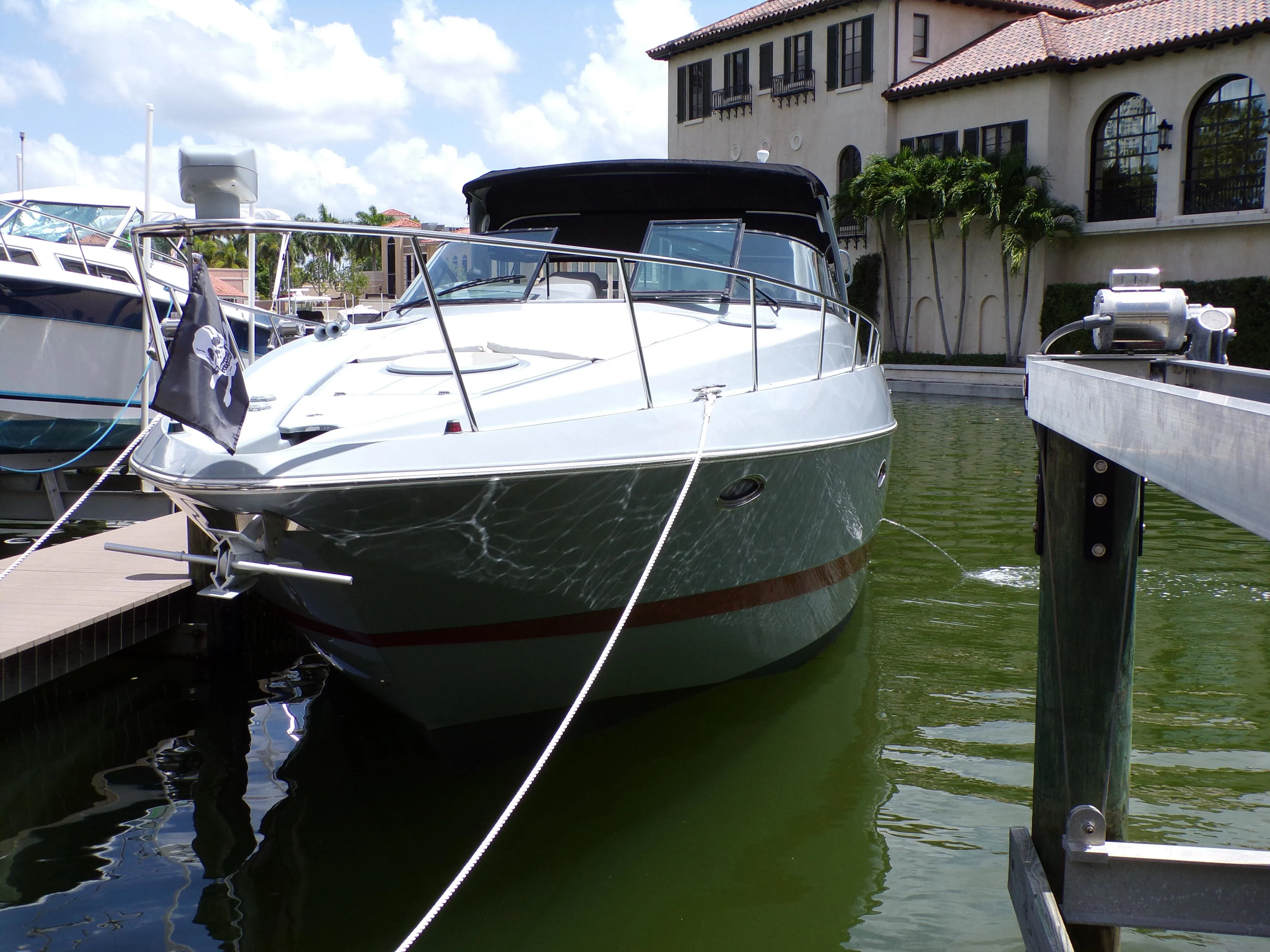 2005 Cruisers Yachts 370 EXPRESS Image Thumbnail #3