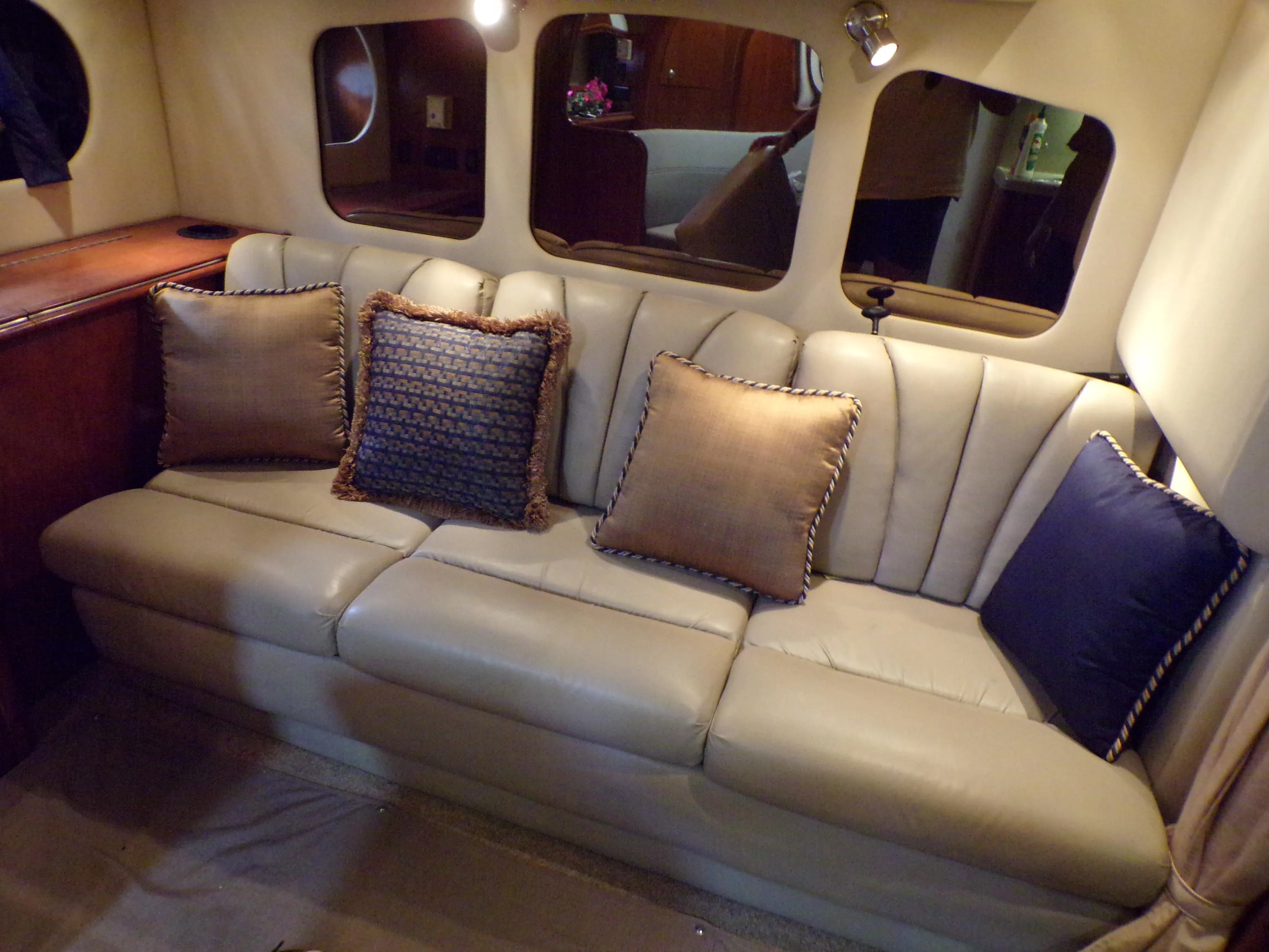 2005 Cruisers Yachts 370 EXPRESS Image Thumbnail #73
