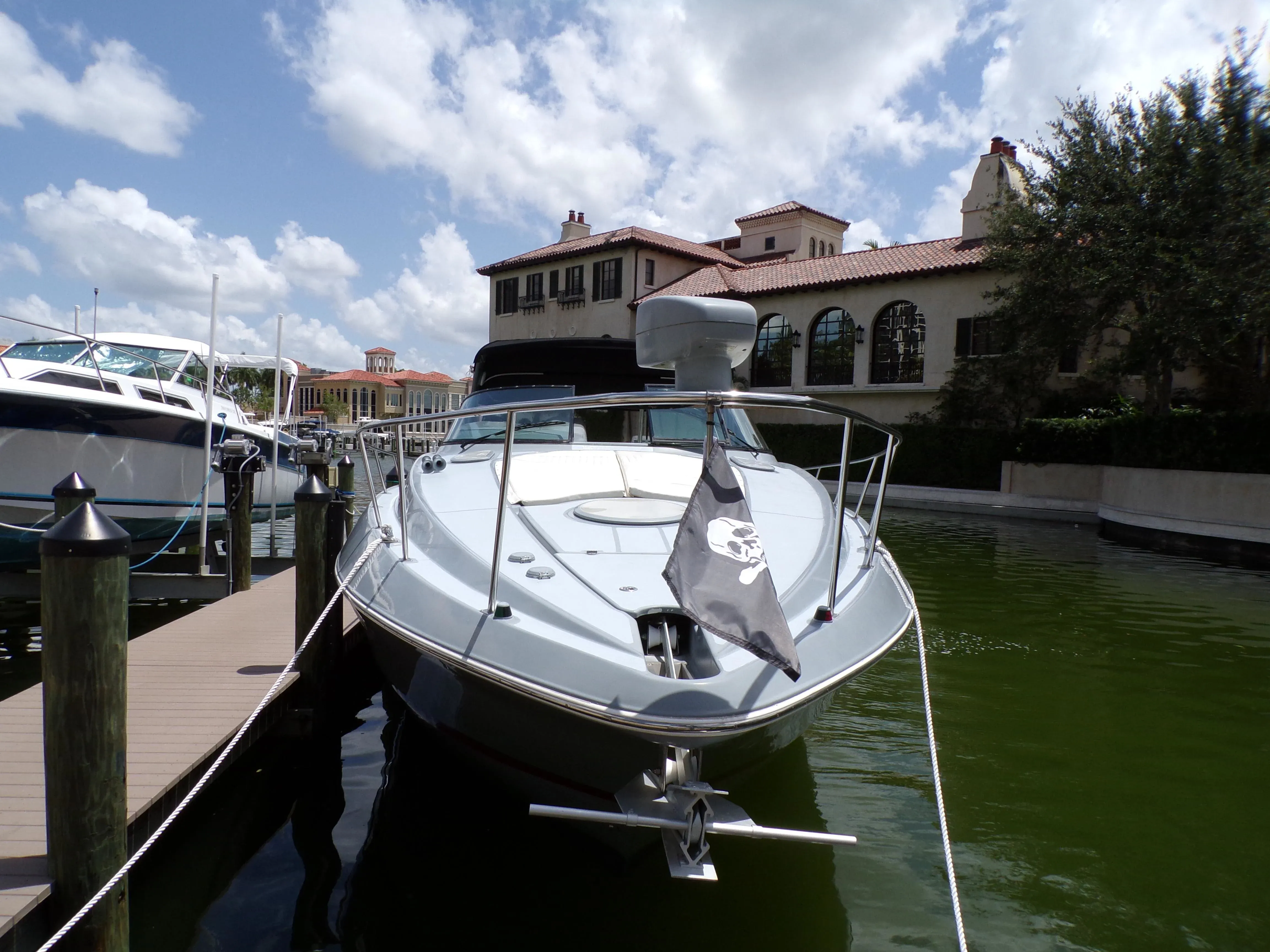 2005 Cruisers Yachts 370 EXPRESS Image Thumbnail #17