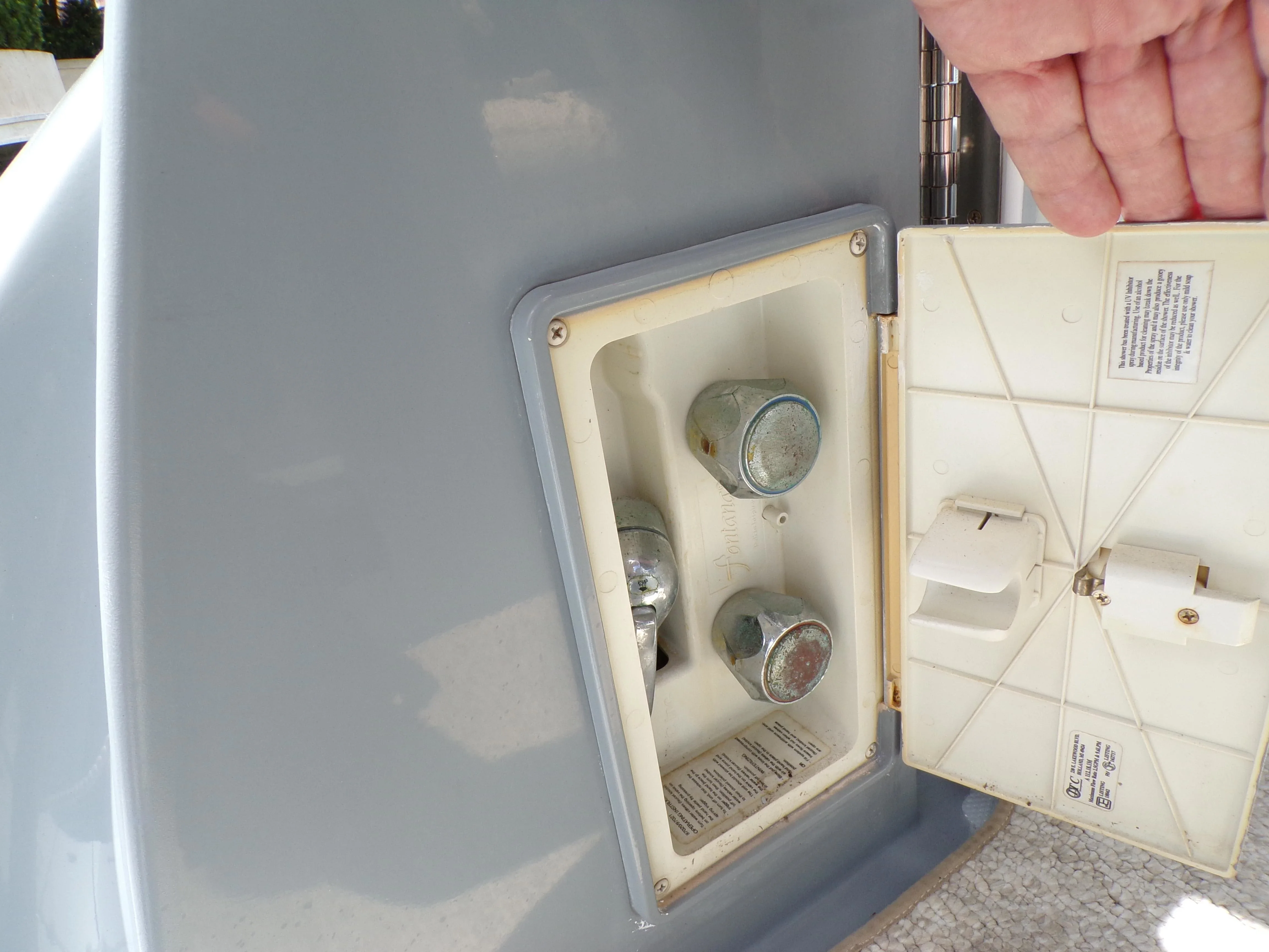 2005 Cruisers Yachts 370 EXPRESS Image Thumbnail #48