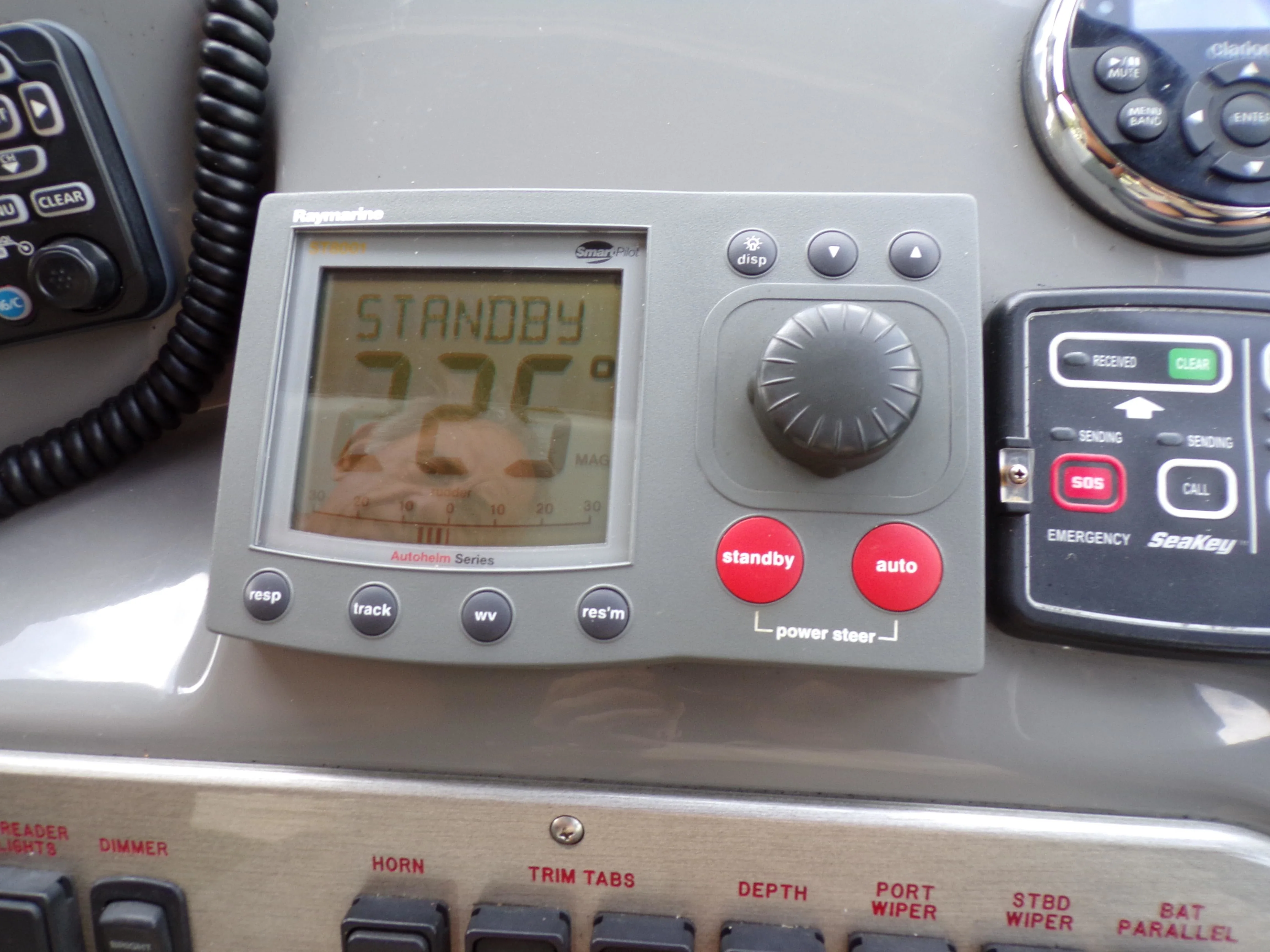 2005 Cruisers Yachts 370 EXPRESS Image Thumbnail #21