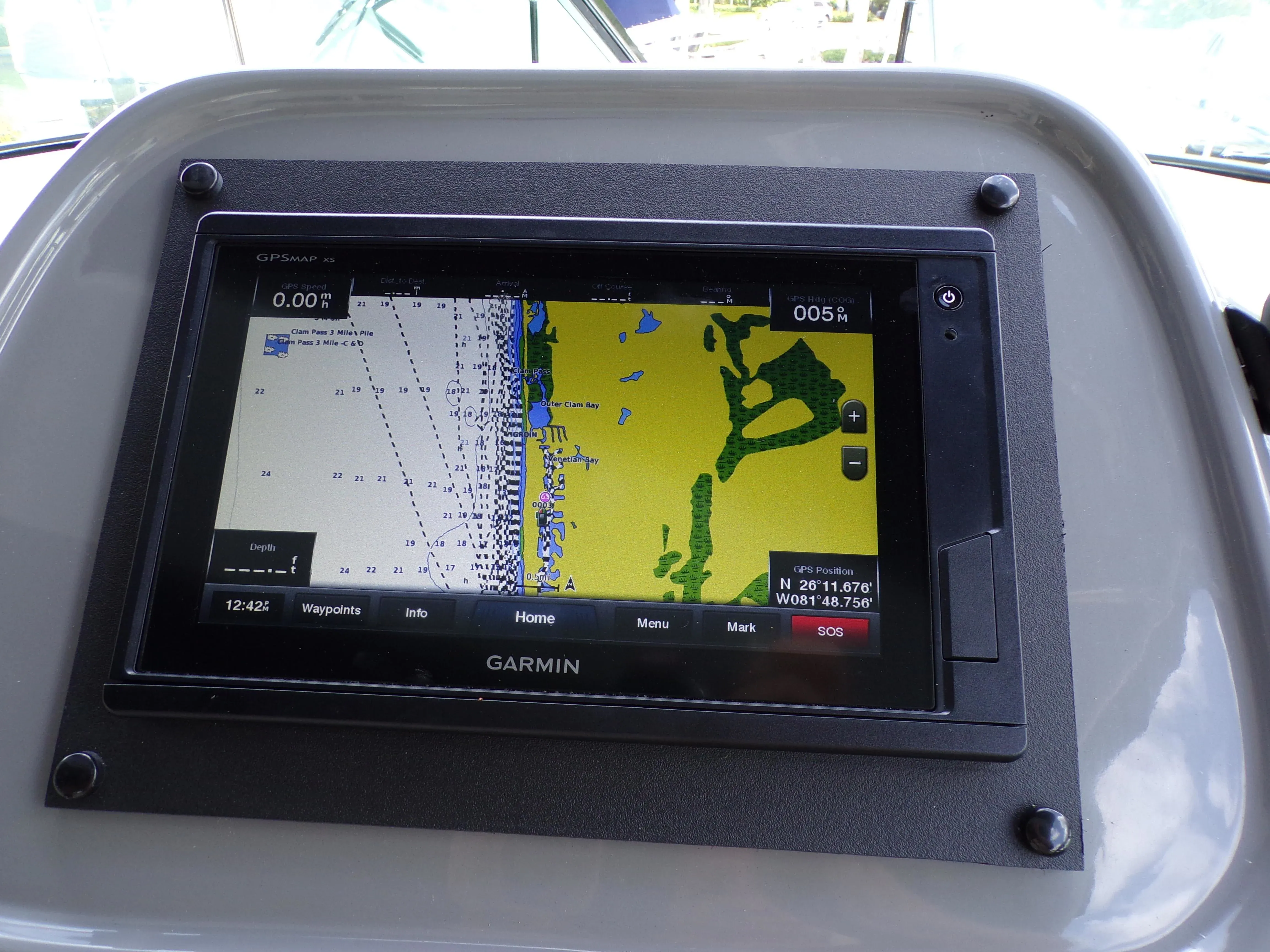 2005 Cruisers Yachts 370 EXPRESS Image Thumbnail #20