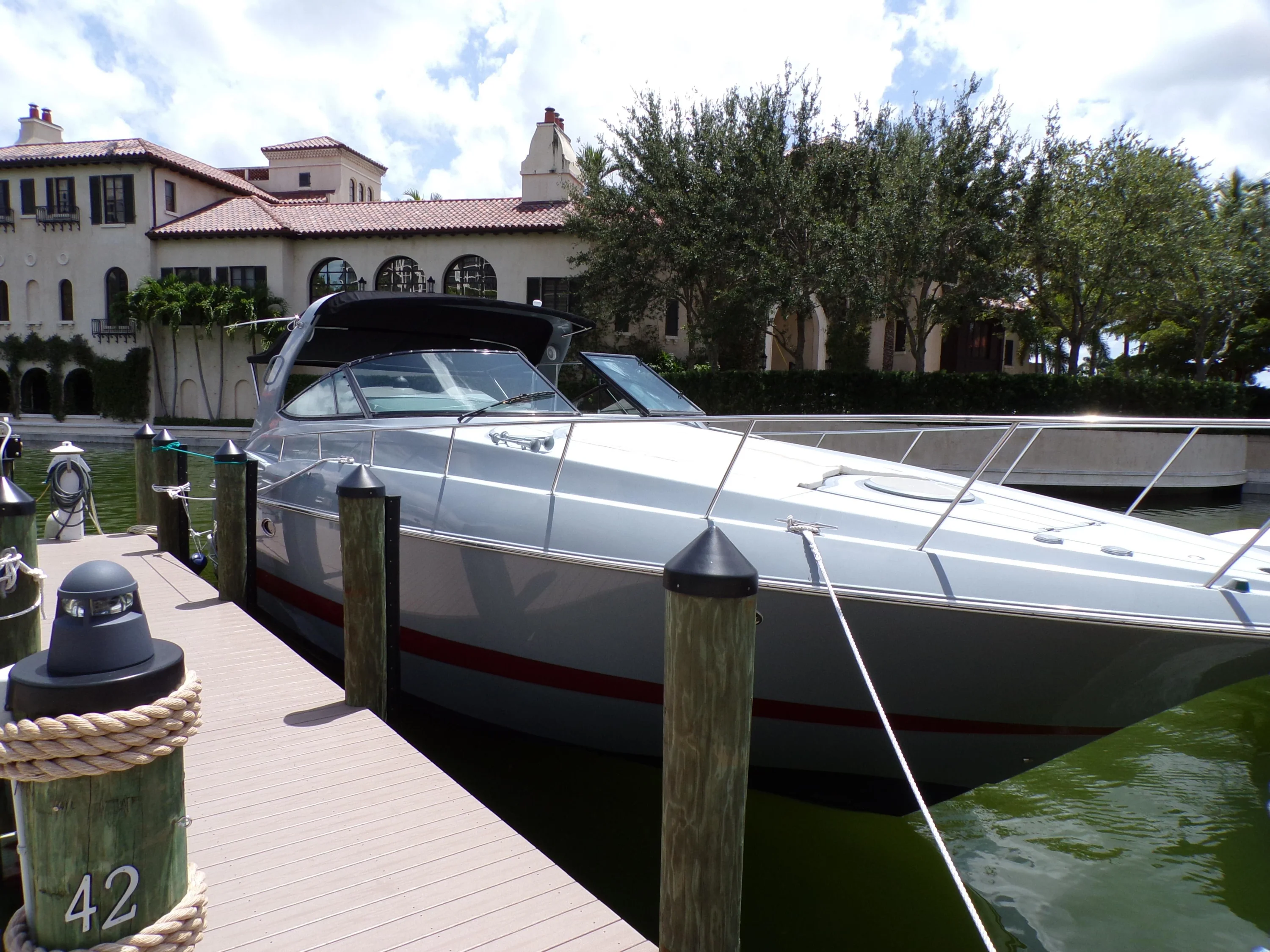 2005 Cruisers Yachts 370 EXPRESS Image Thumbnail #4