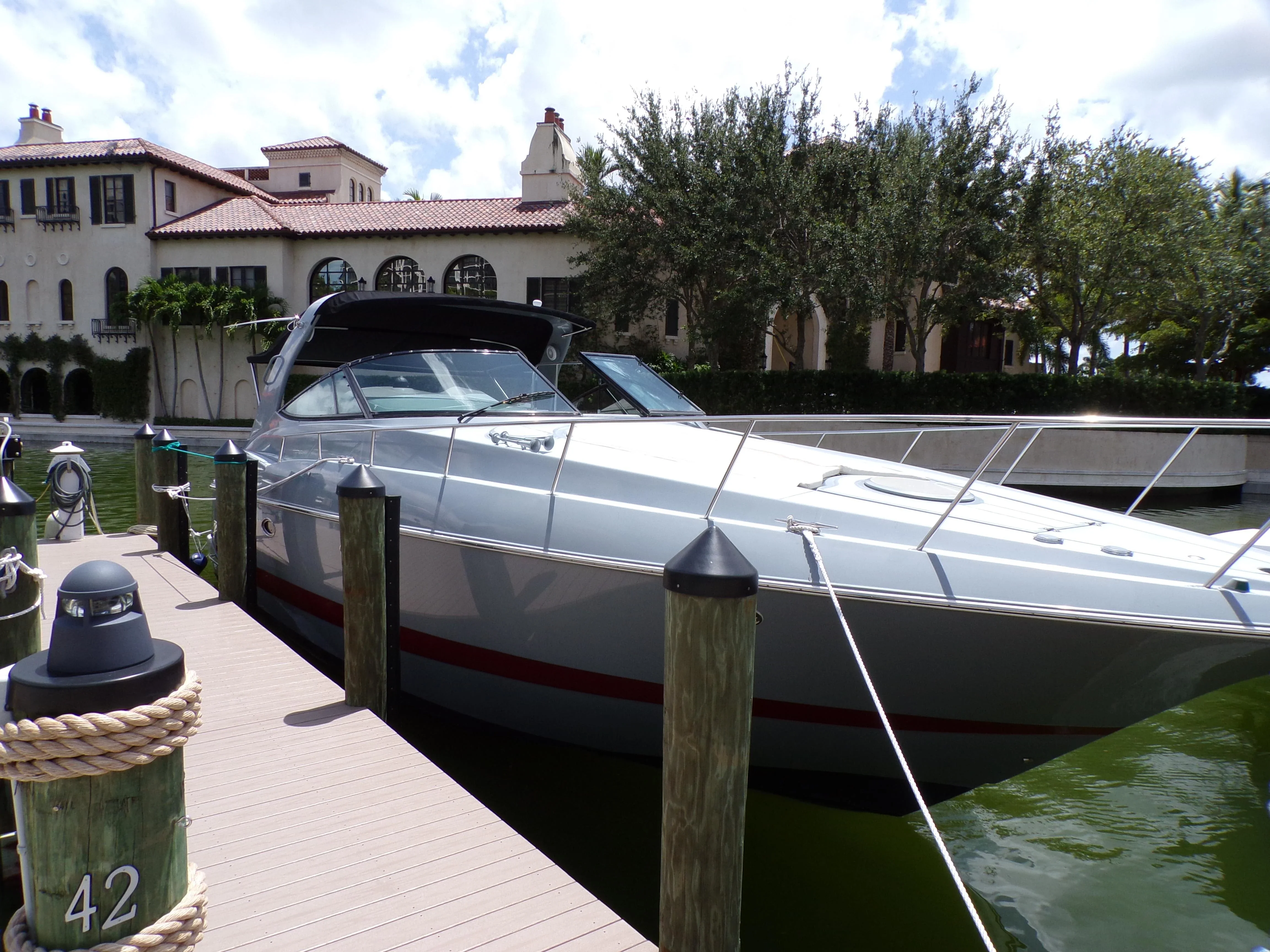 2005 Cruisers Yachts 370 EXPRESS Image Thumbnail #4