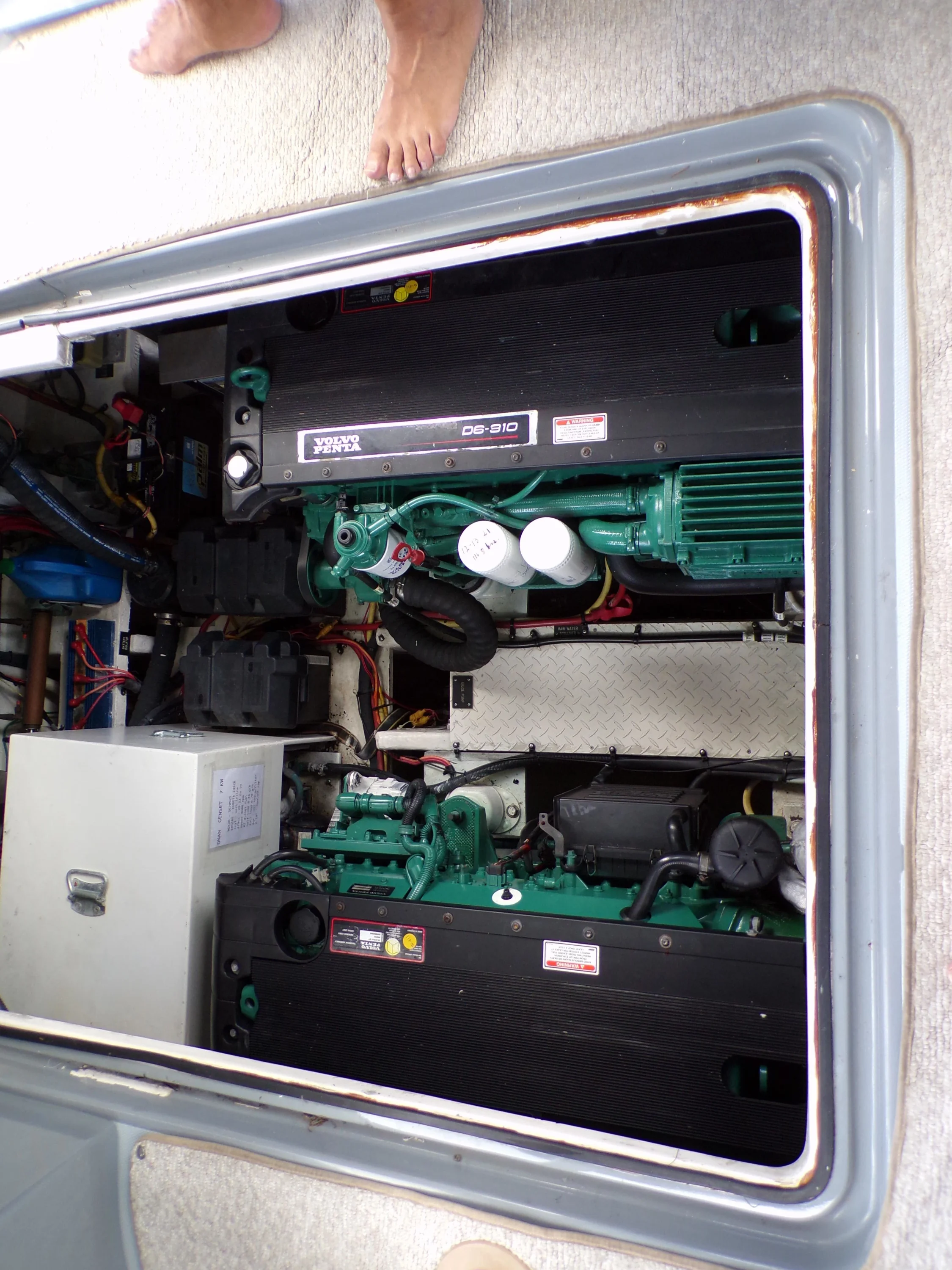 2005 Cruisers Yachts 370 EXPRESS Image Thumbnail #51