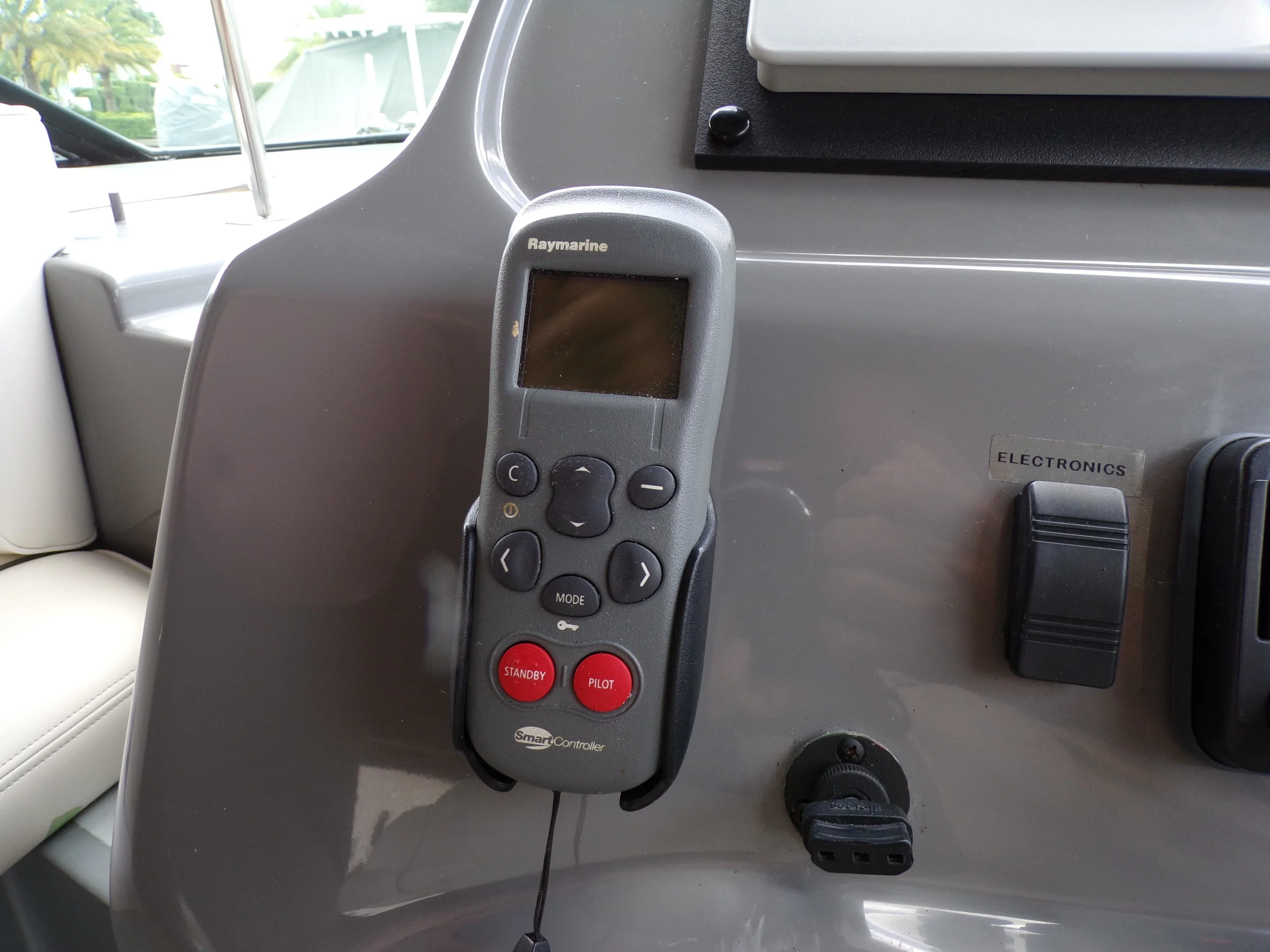 2005 Cruisers Yachts 370 EXPRESS Image Thumbnail #47