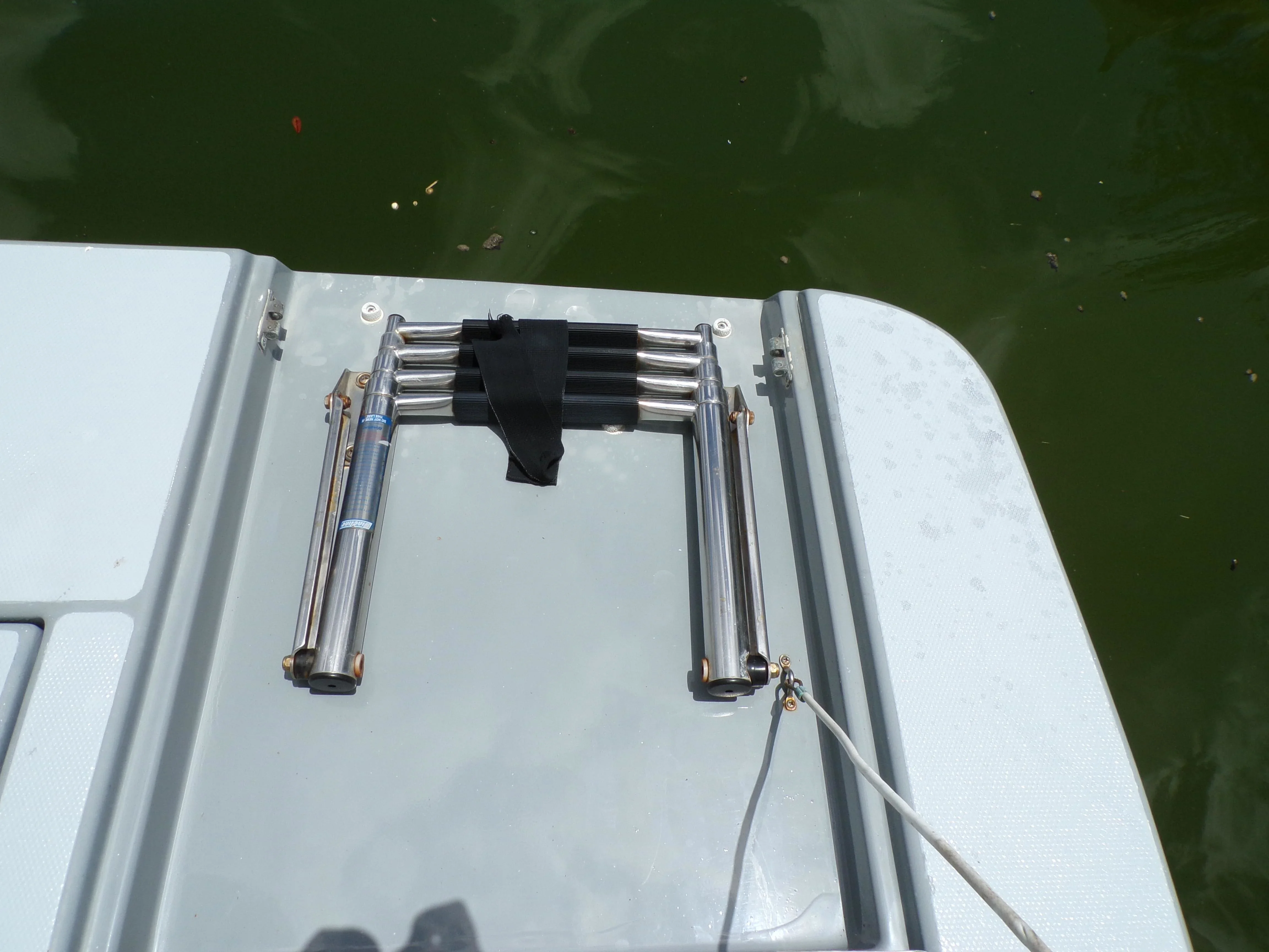 2005 Cruisers Yachts 370 EXPRESS Image Thumbnail #62