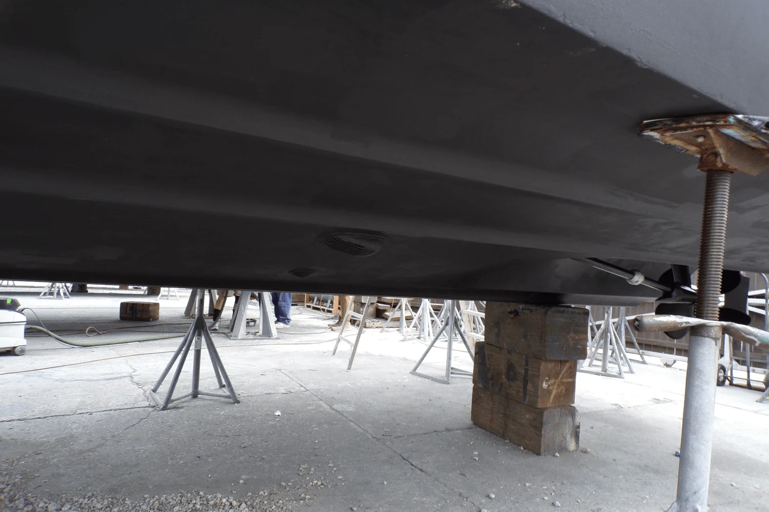 2005 Cruisers Yachts 370 EXPRESS Image Thumbnail #9