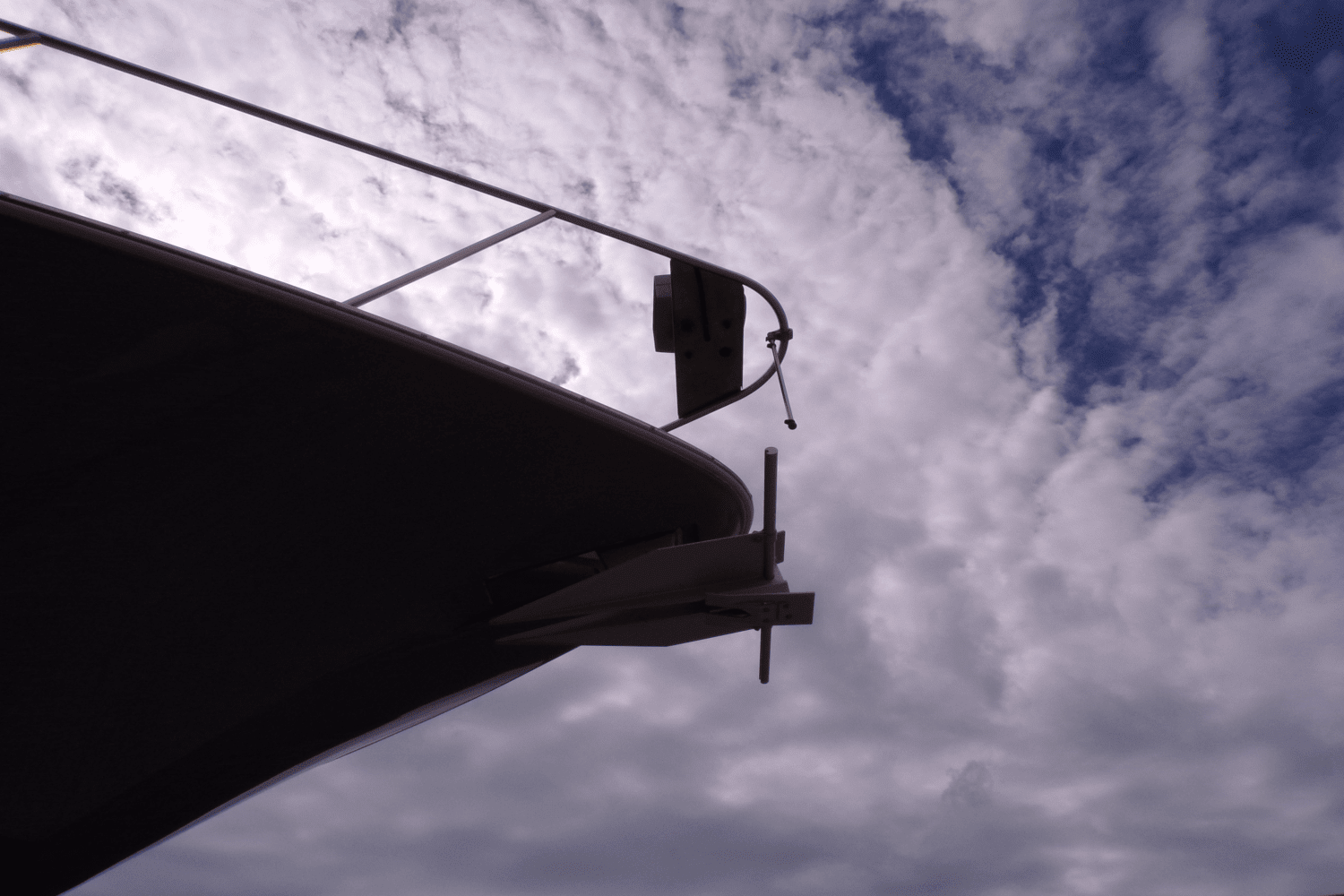 2005 Cruisers Yachts 370 EXPRESS Image Thumbnail #6