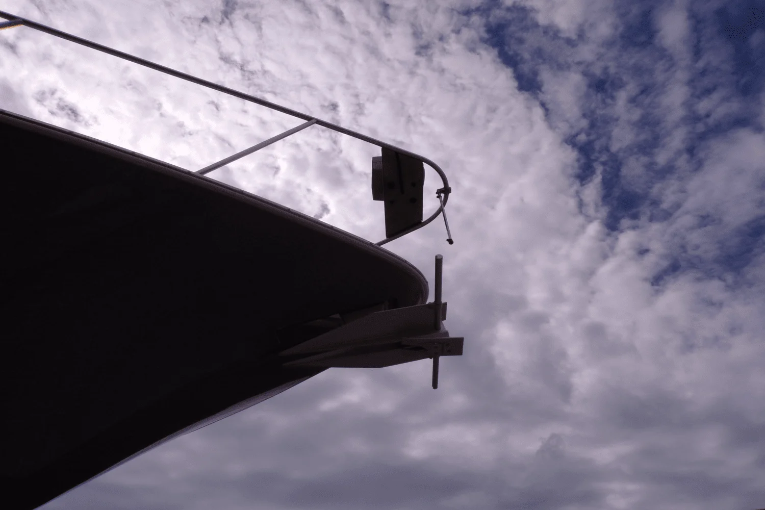 2005 Cruisers Yachts 370 EXPRESS Image Thumbnail #6