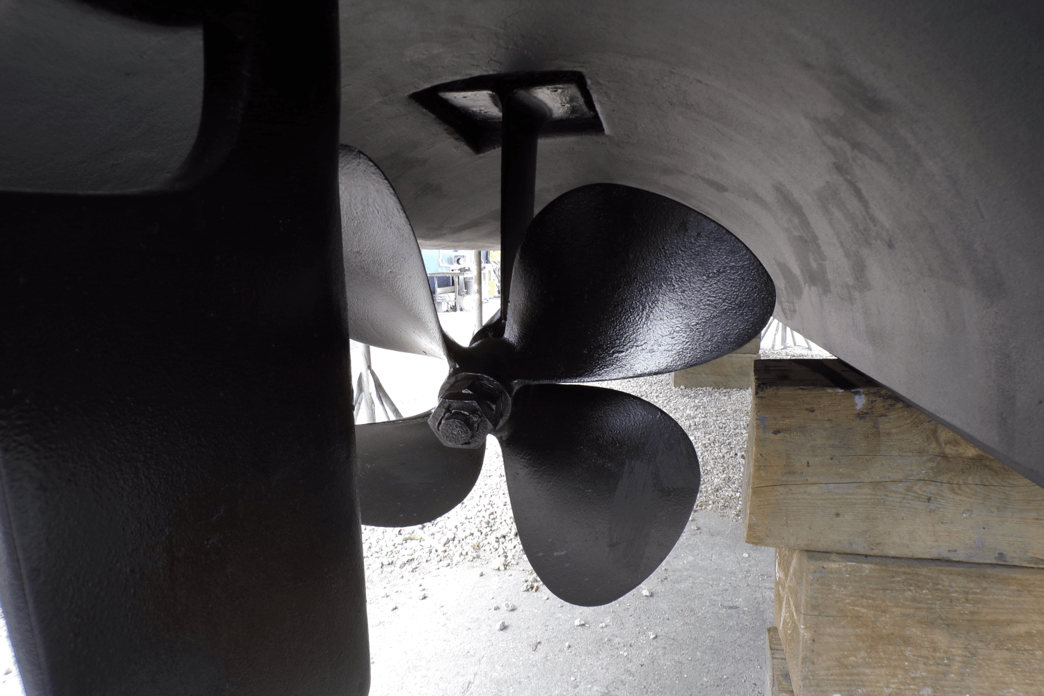 2005 Cruisers Yachts 370 EXPRESS Image Thumbnail #11