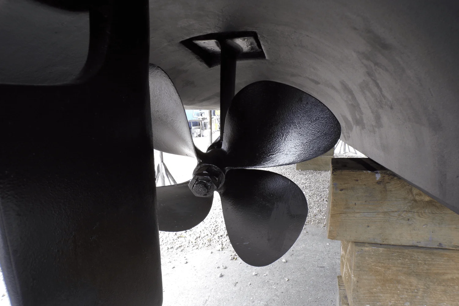 2005 Cruisers Yachts 370 EXPRESS Image Thumbnail #11