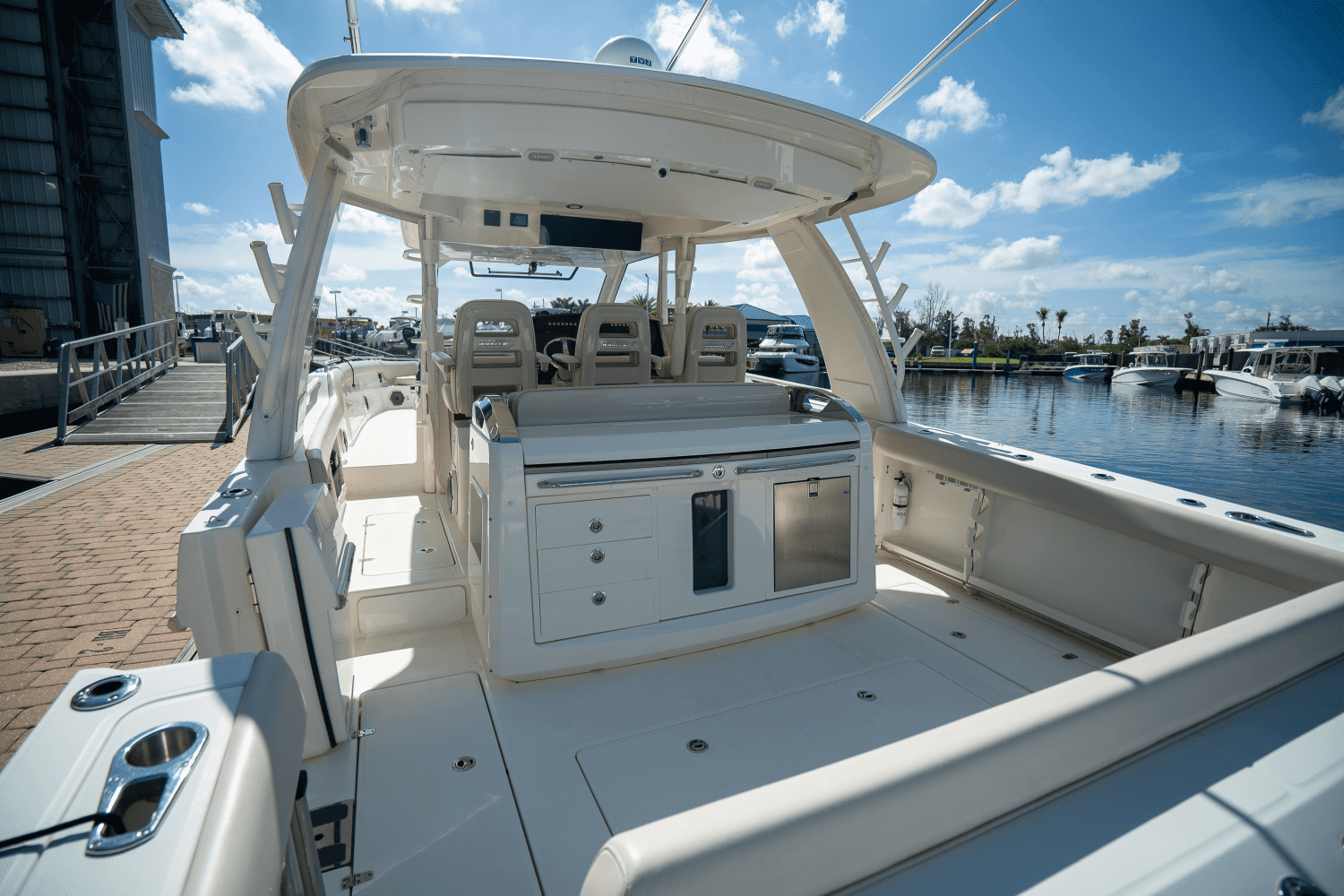 2019 Boston Whaler 420 OUTRAGE Image Thumbnail #24