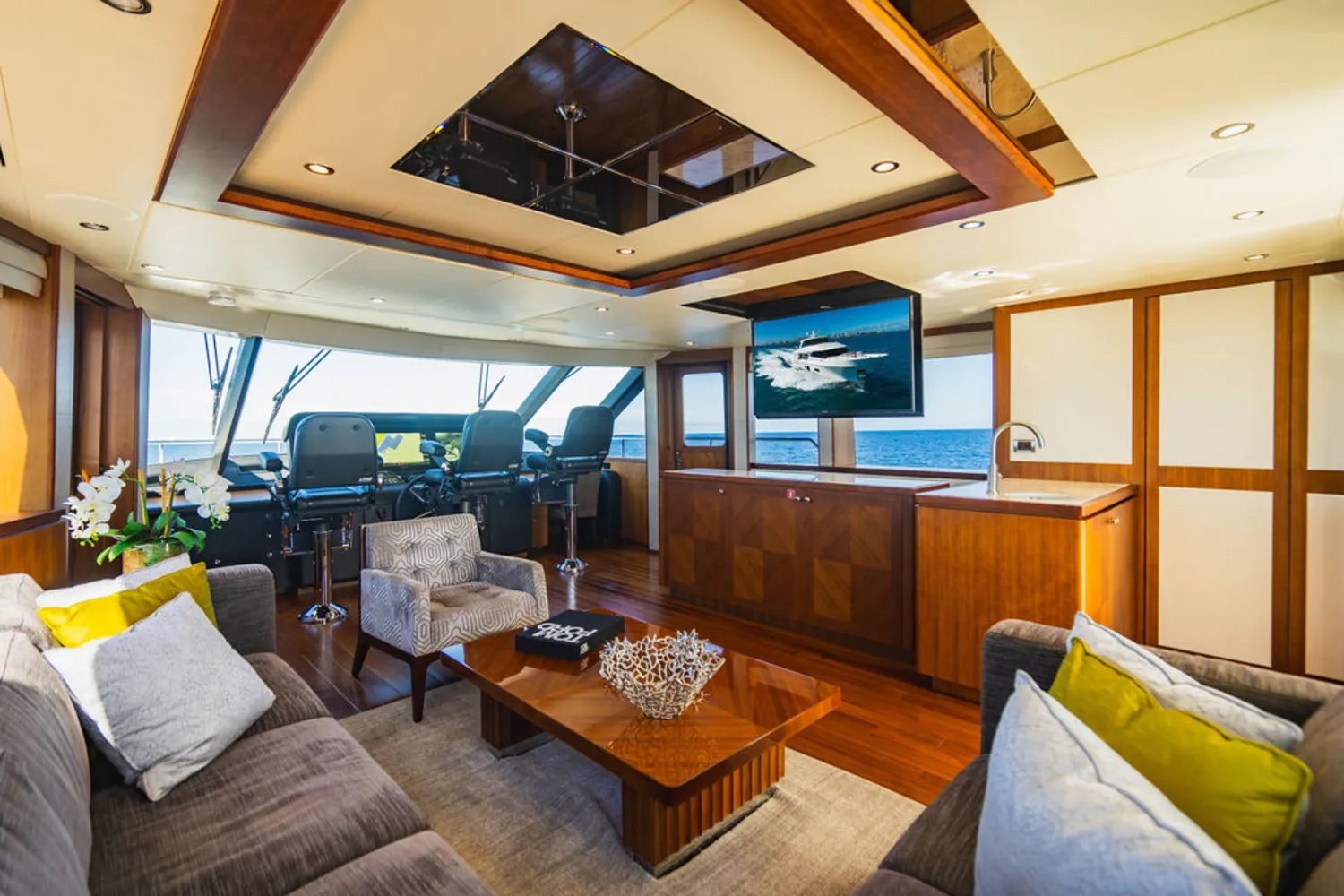 2018 Ocean Alexander 100 Image Thumbnail #16