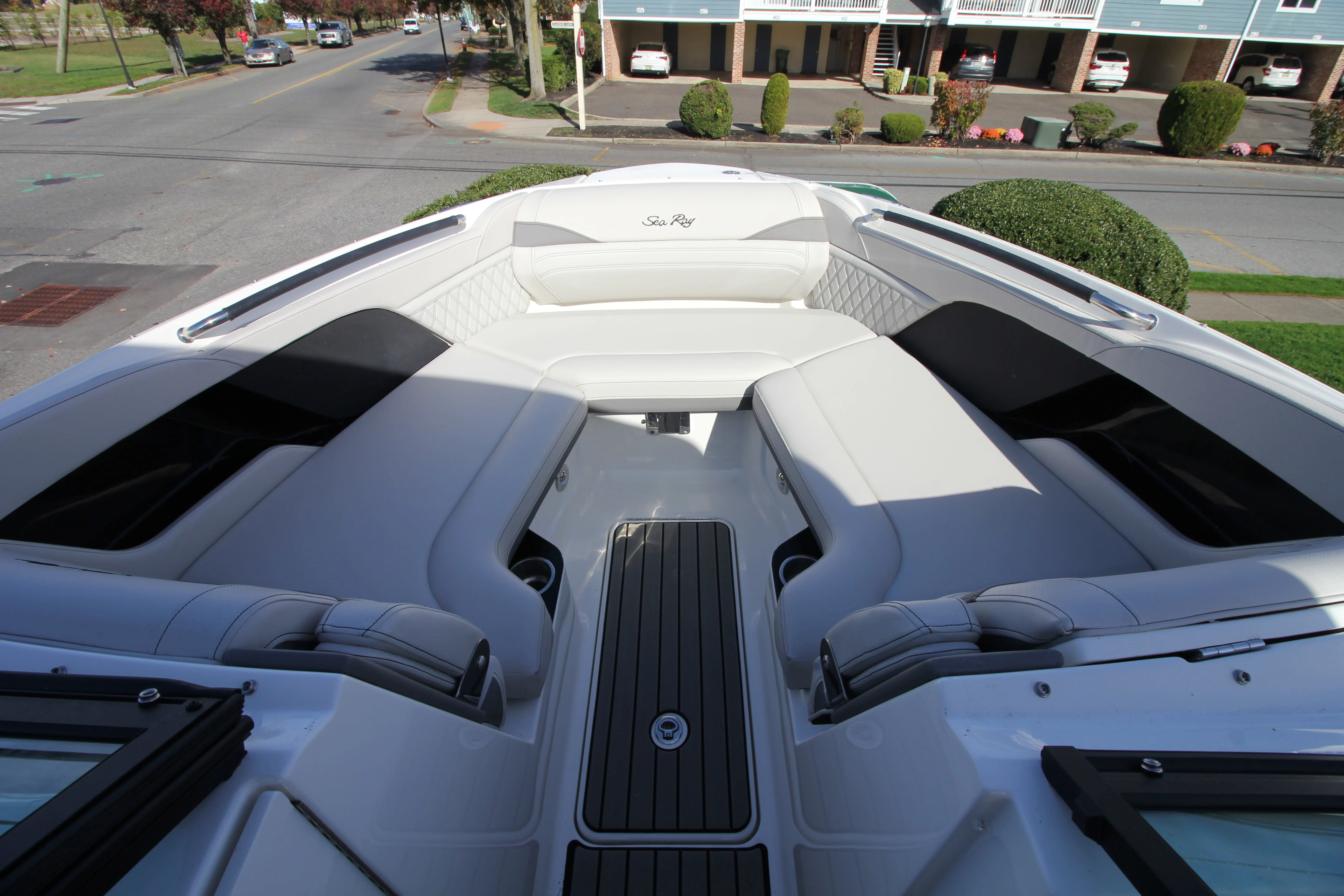 2023 Sea Ray
                                                             SLX 260 OB Image Thumbnail #15